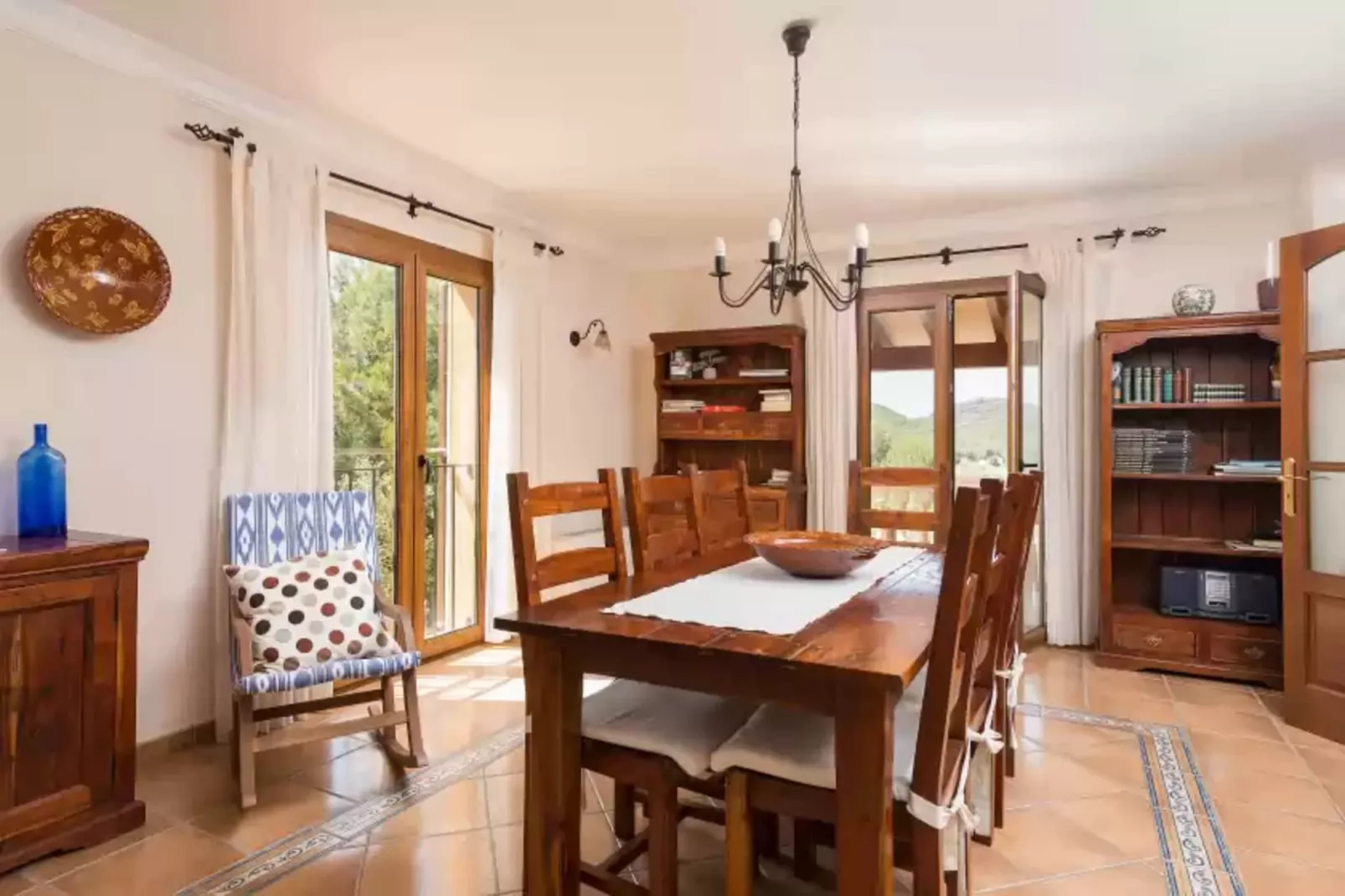 S'aguait-Dining room