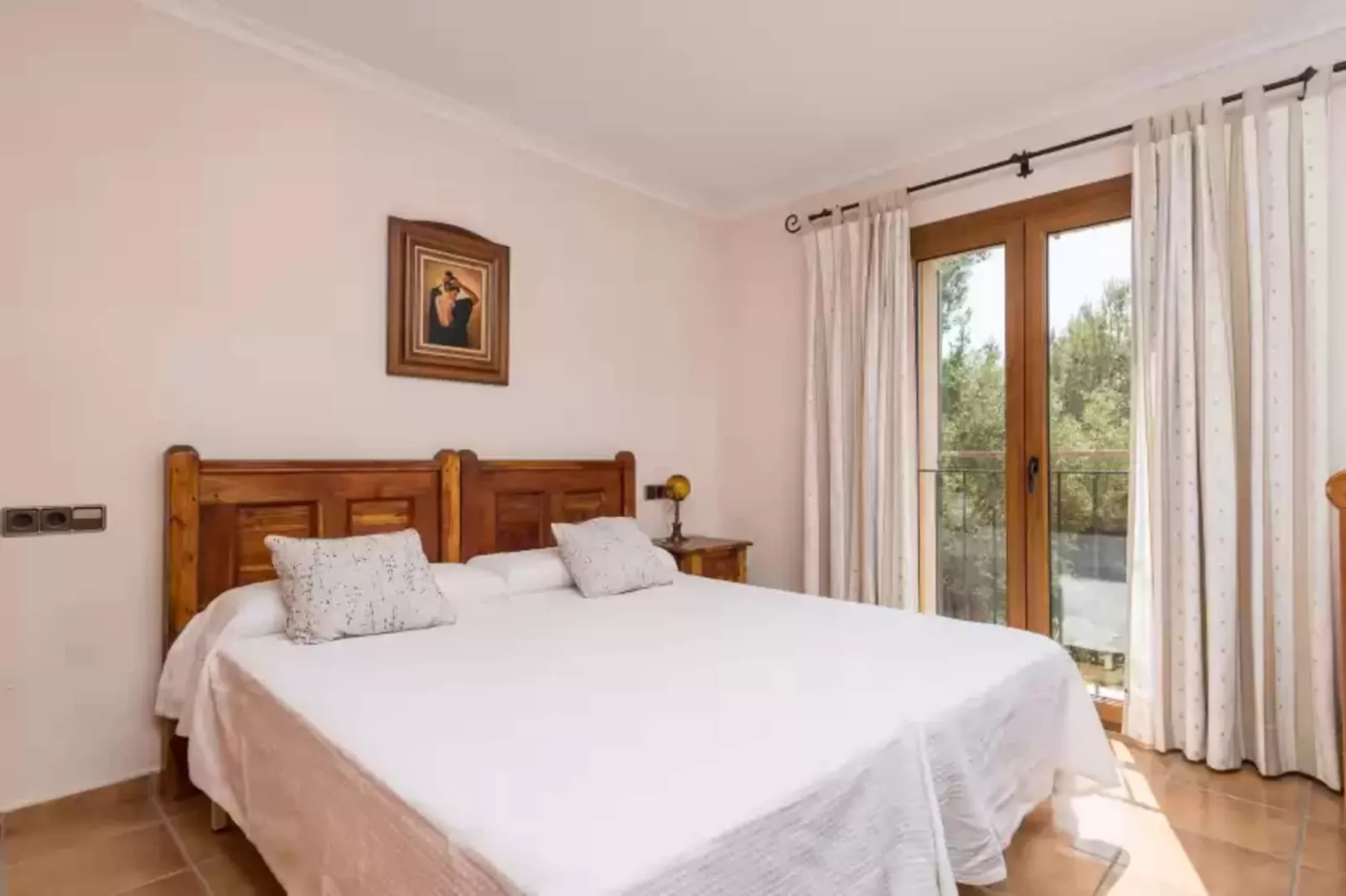 S'aguait-Bedroom
