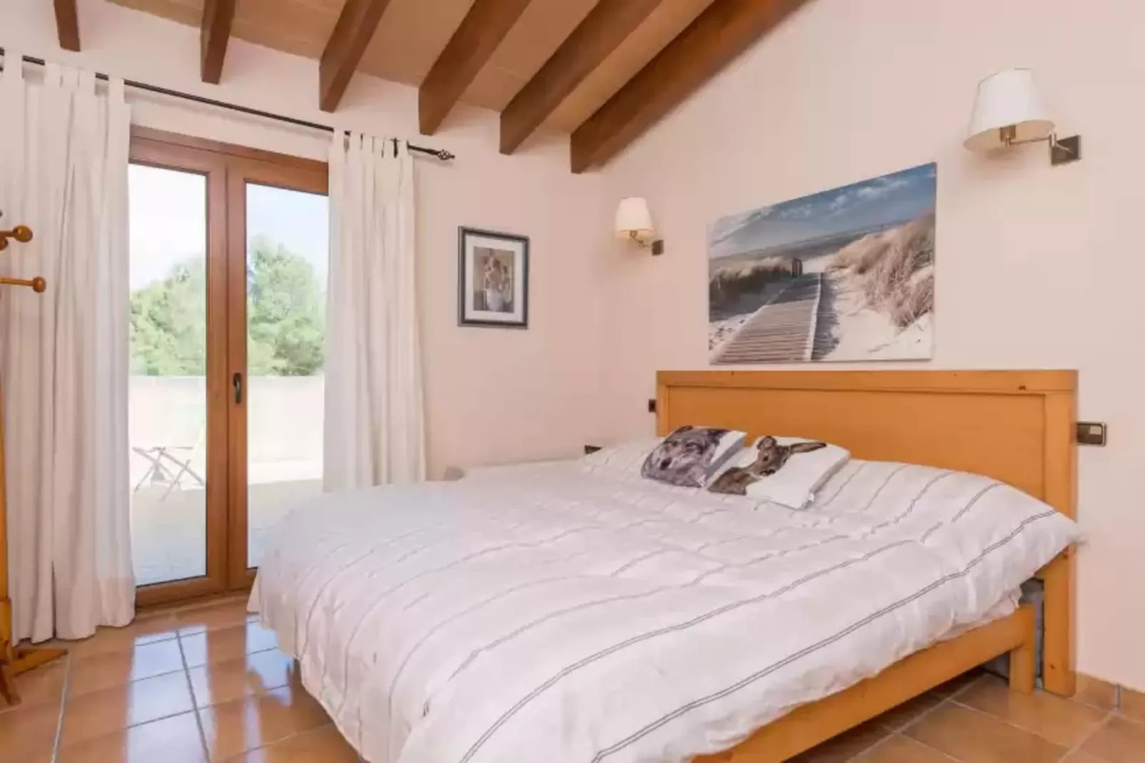 S'aguait-Bedroom