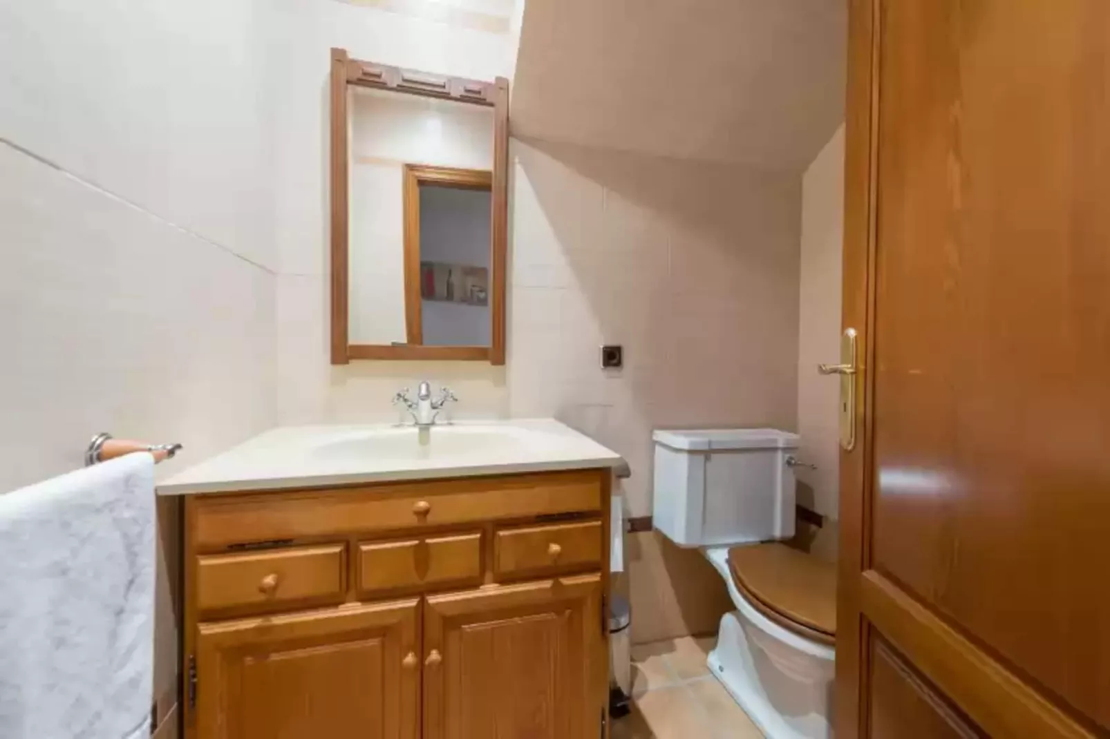 S'aguait-Bathroom