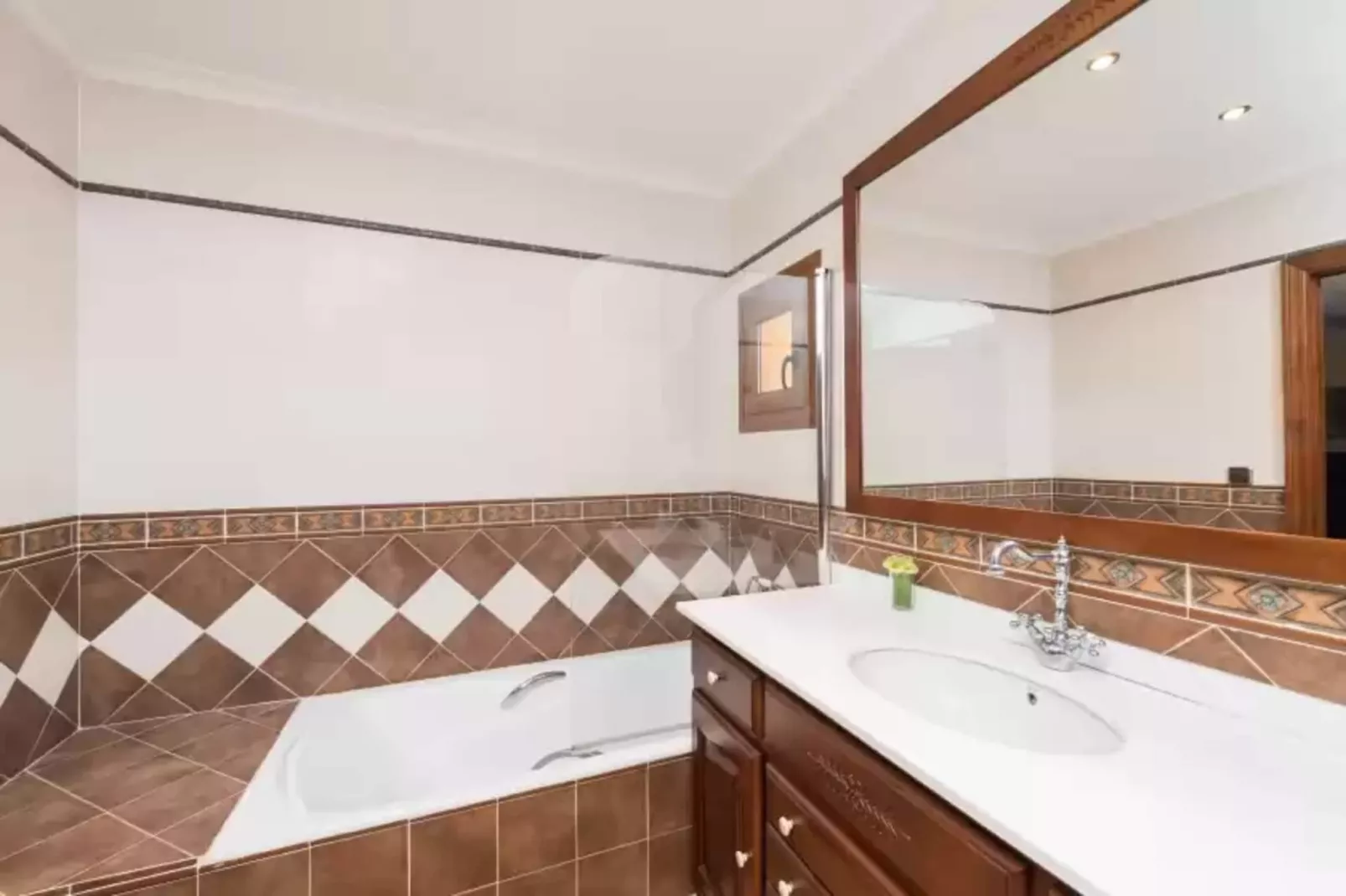 S'aguait-Bathroom