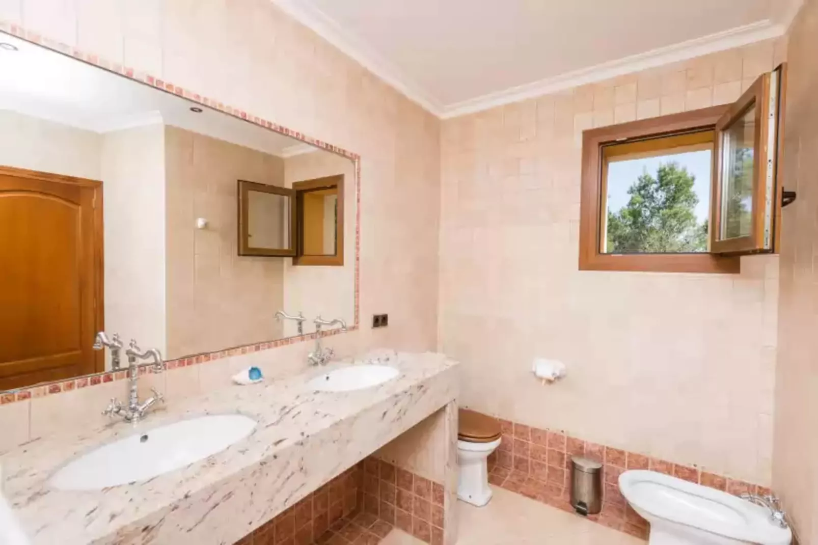 S'aguait-Bathroom