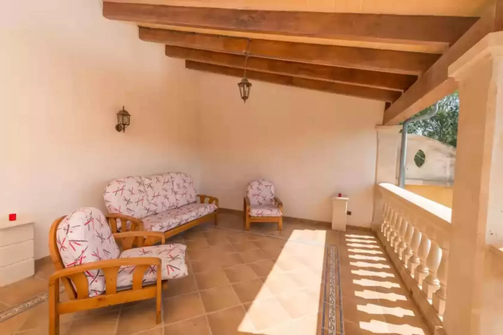 S'aguait-Terrace balcony