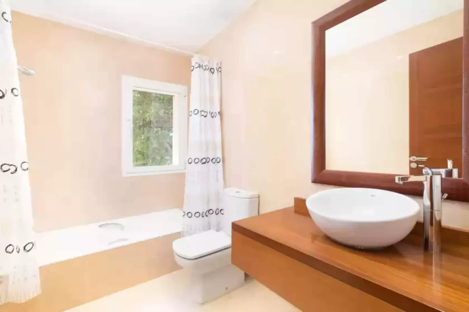 Talaiot 25-Bathroom