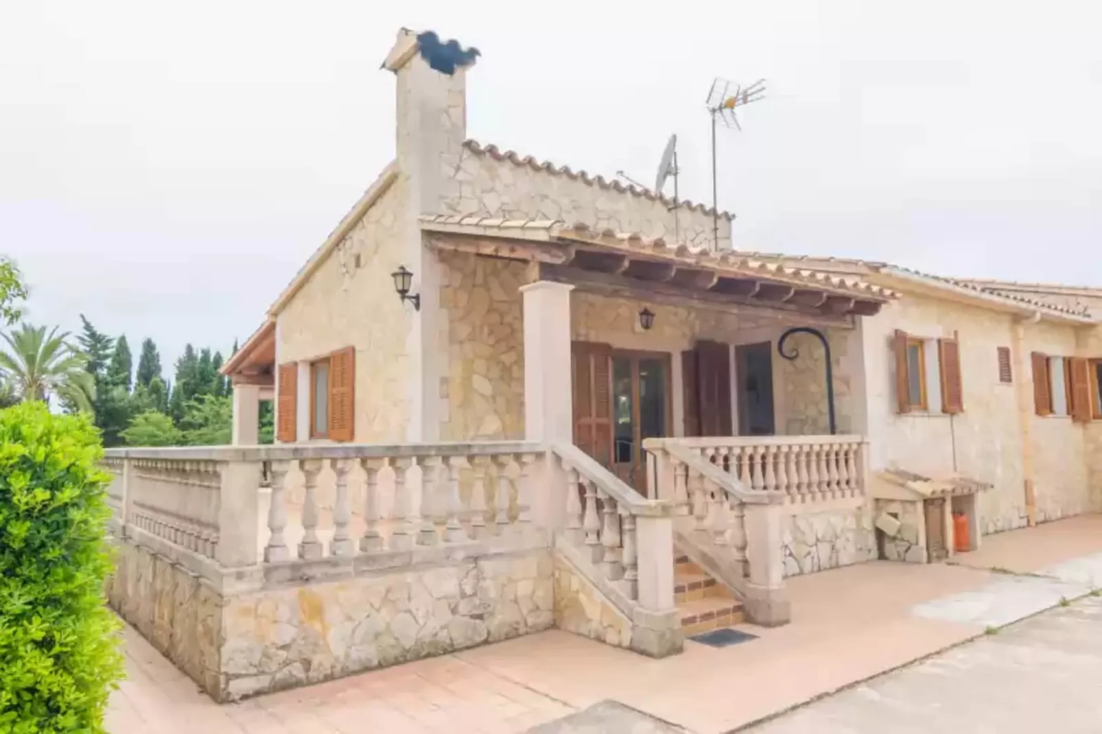 Son Pax Petit-Exterior summer