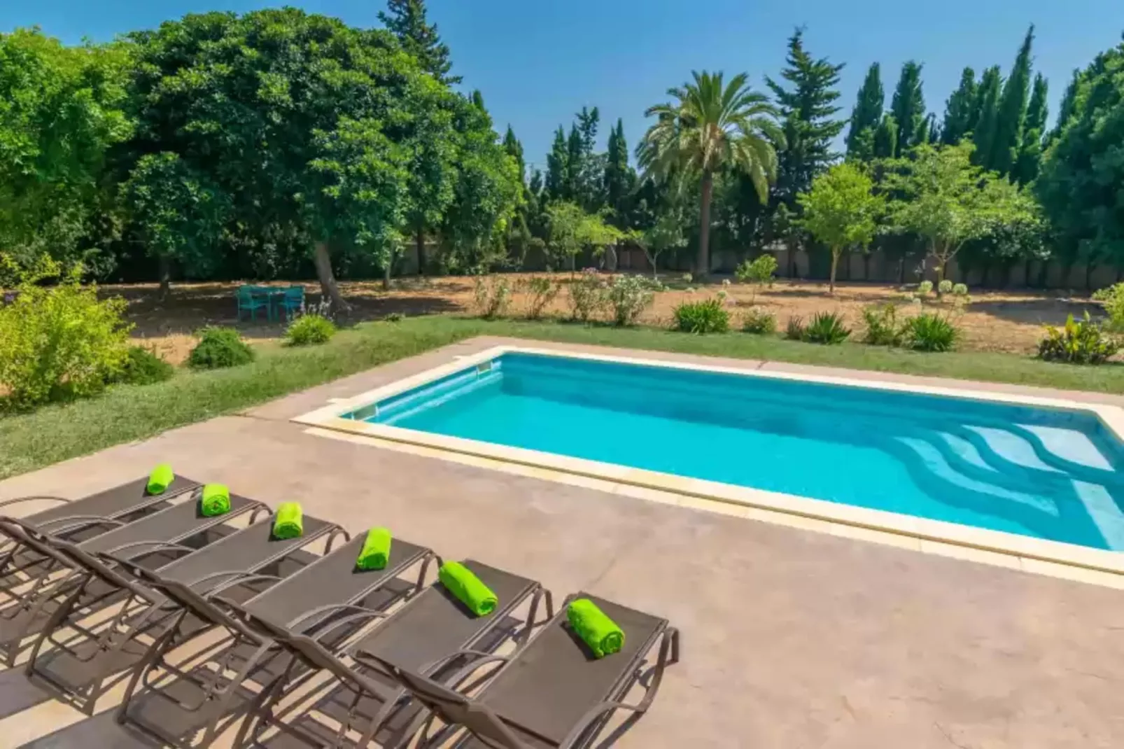 Son Pax Petit-Pool