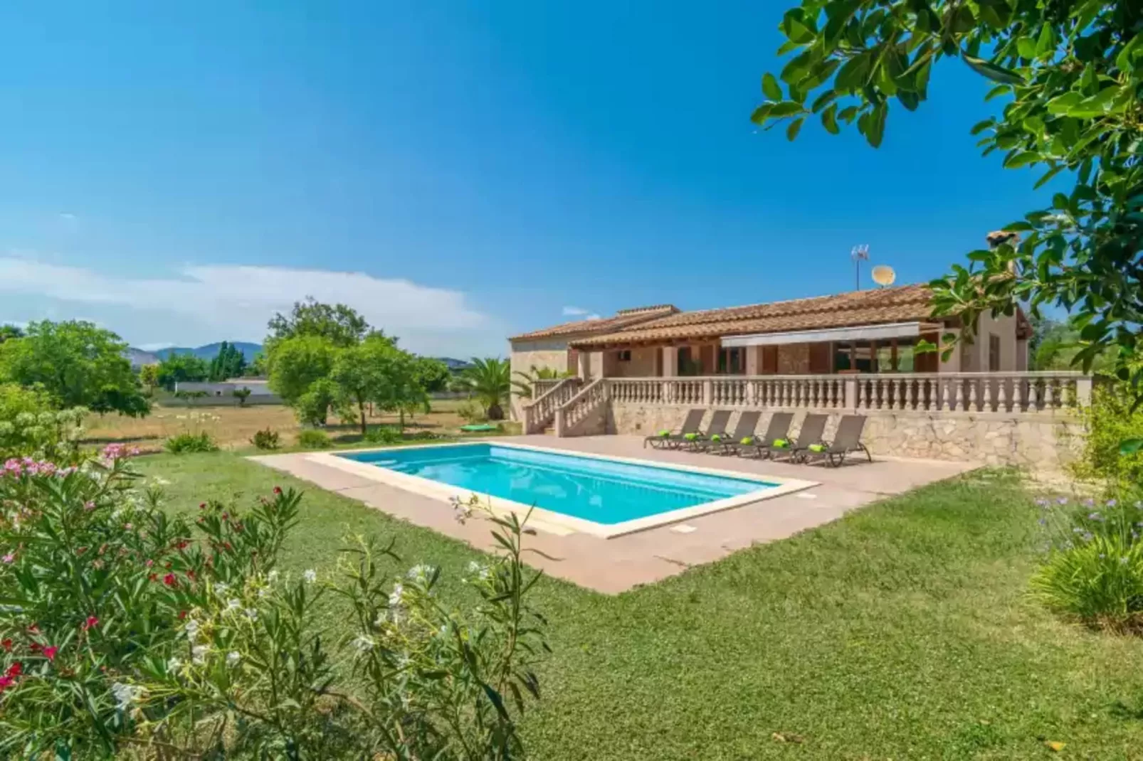Son Pax Petit-Pool