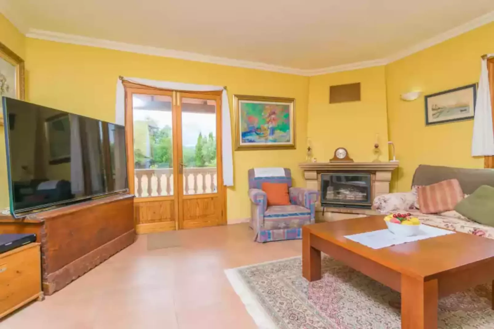 Son Pax Petit-Living room