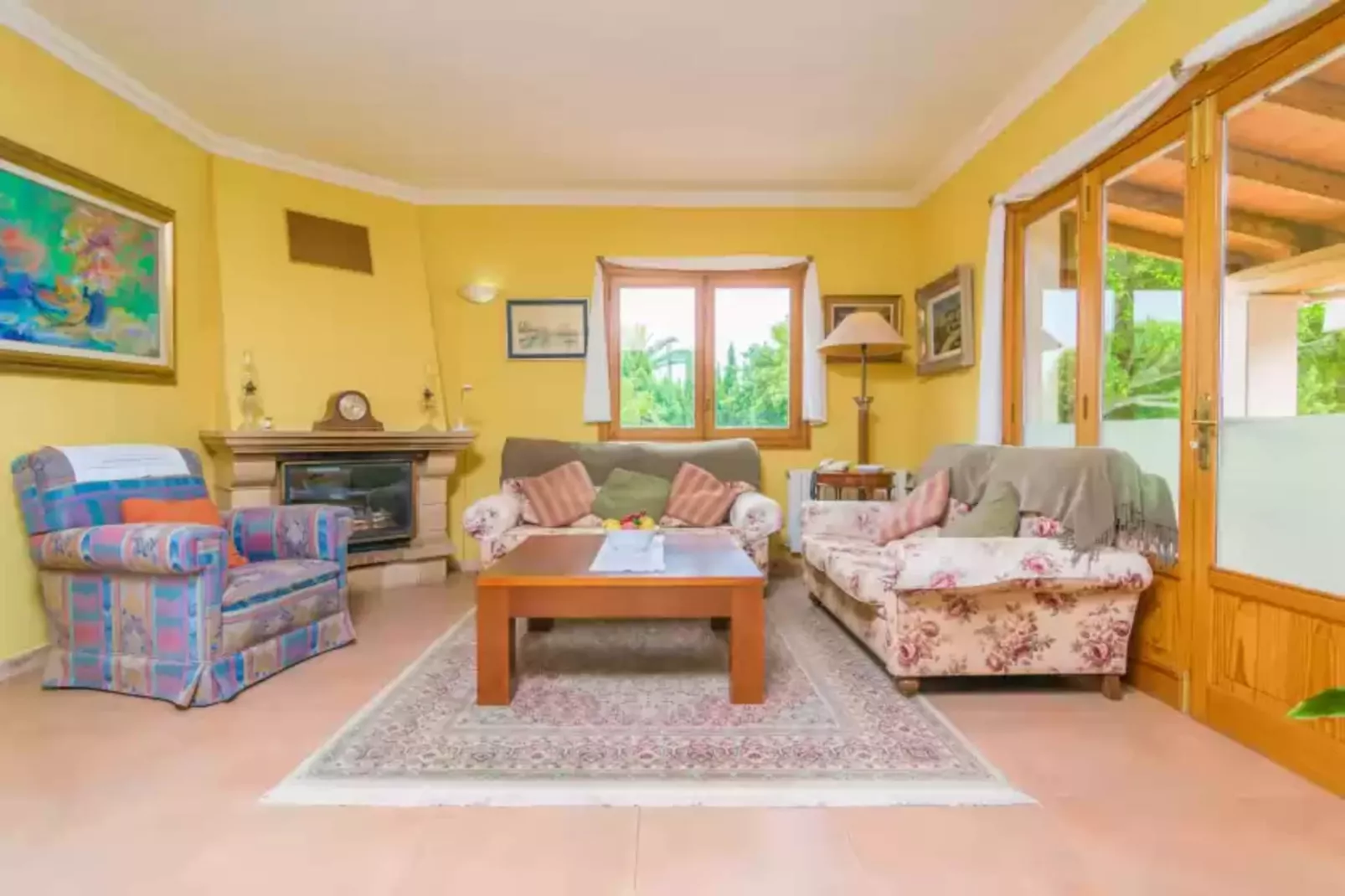 Son Pax Petit-Living room