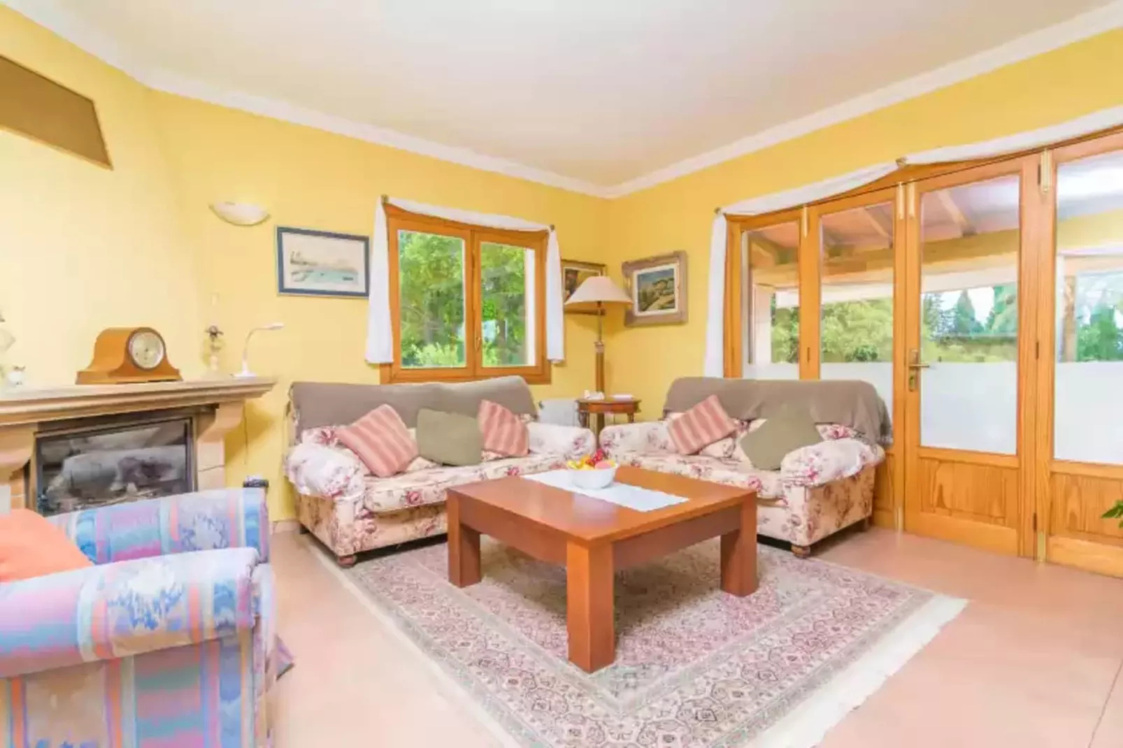 Son Pax Petit-Living room