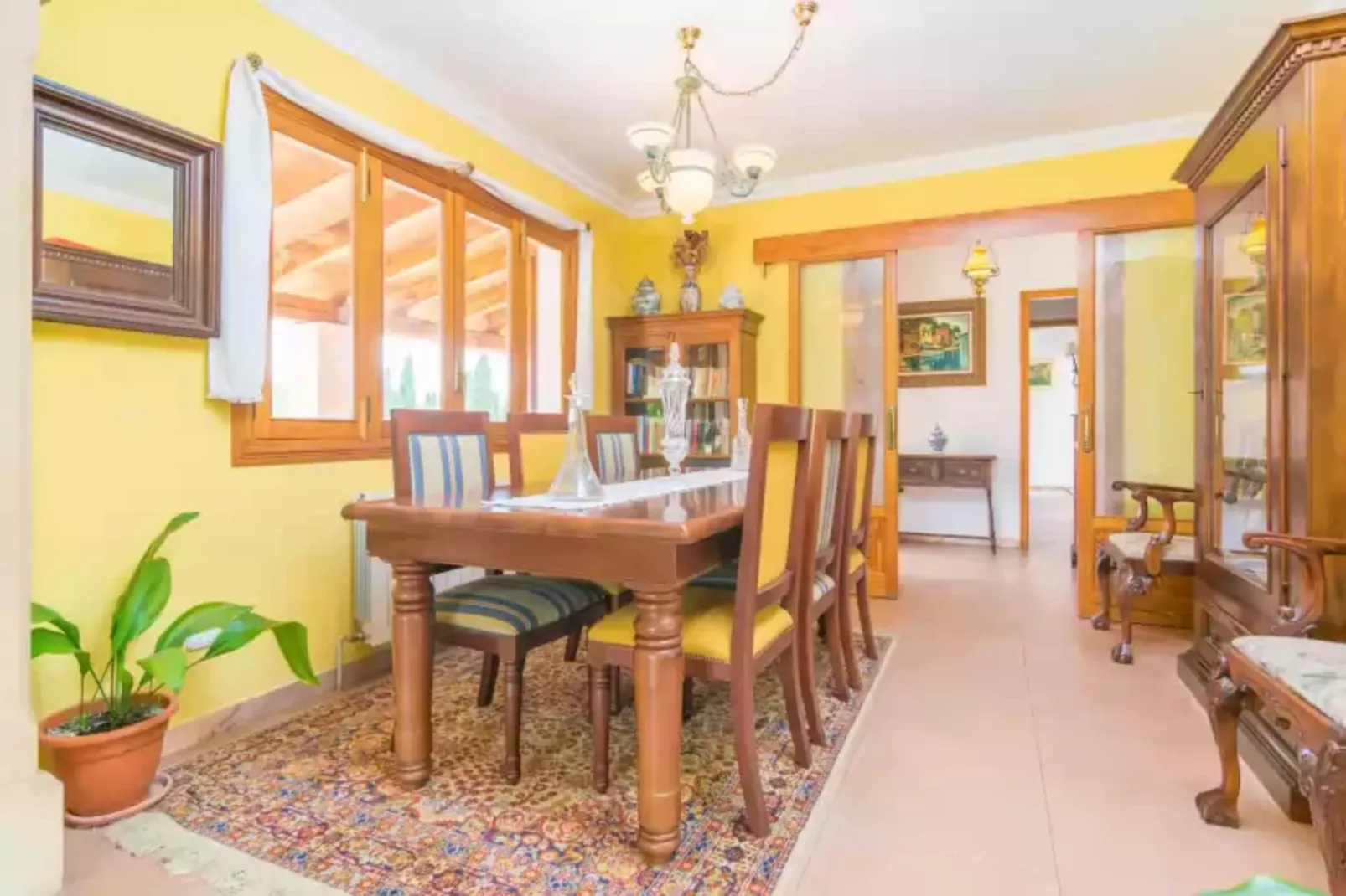 Son Pax Petit-Dining room