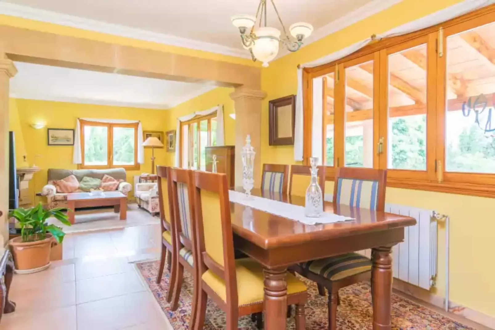 Son Pax Petit-Dining room