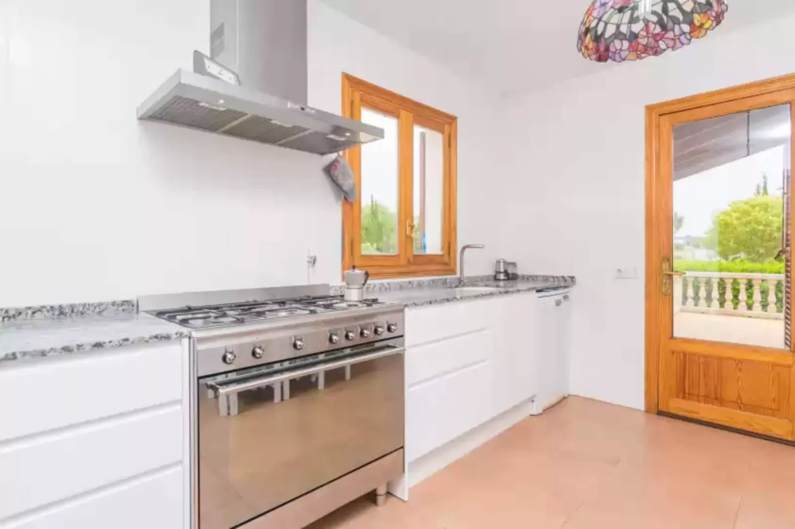 Son Pax Petit-Kitchen