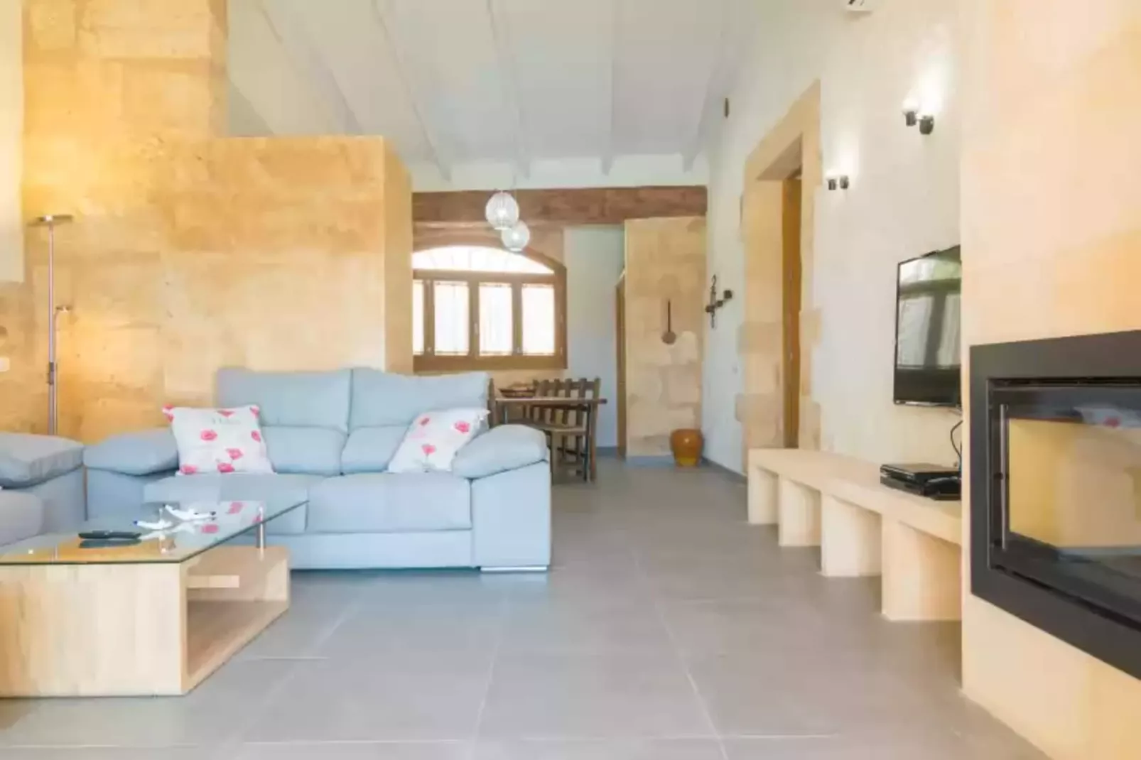 Can Tianet-Living room