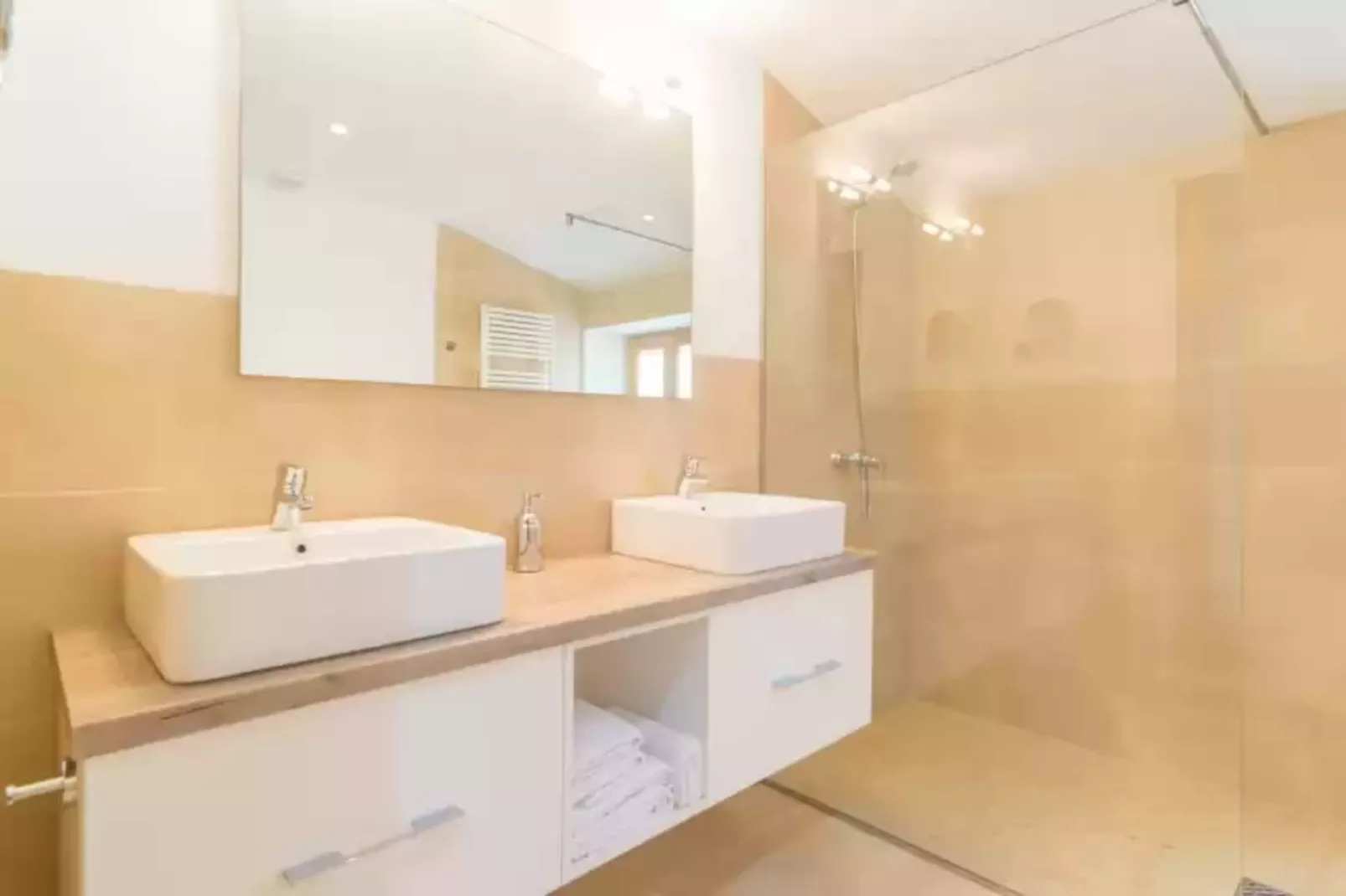 Can Tianet-Bathroom