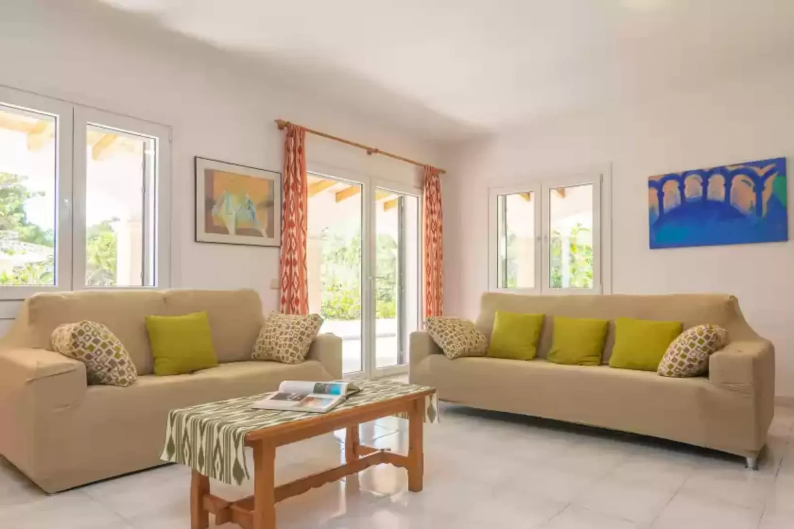 Casa Aina-Living room