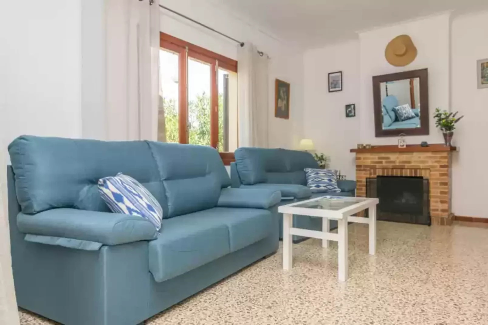 Pop-Living room
