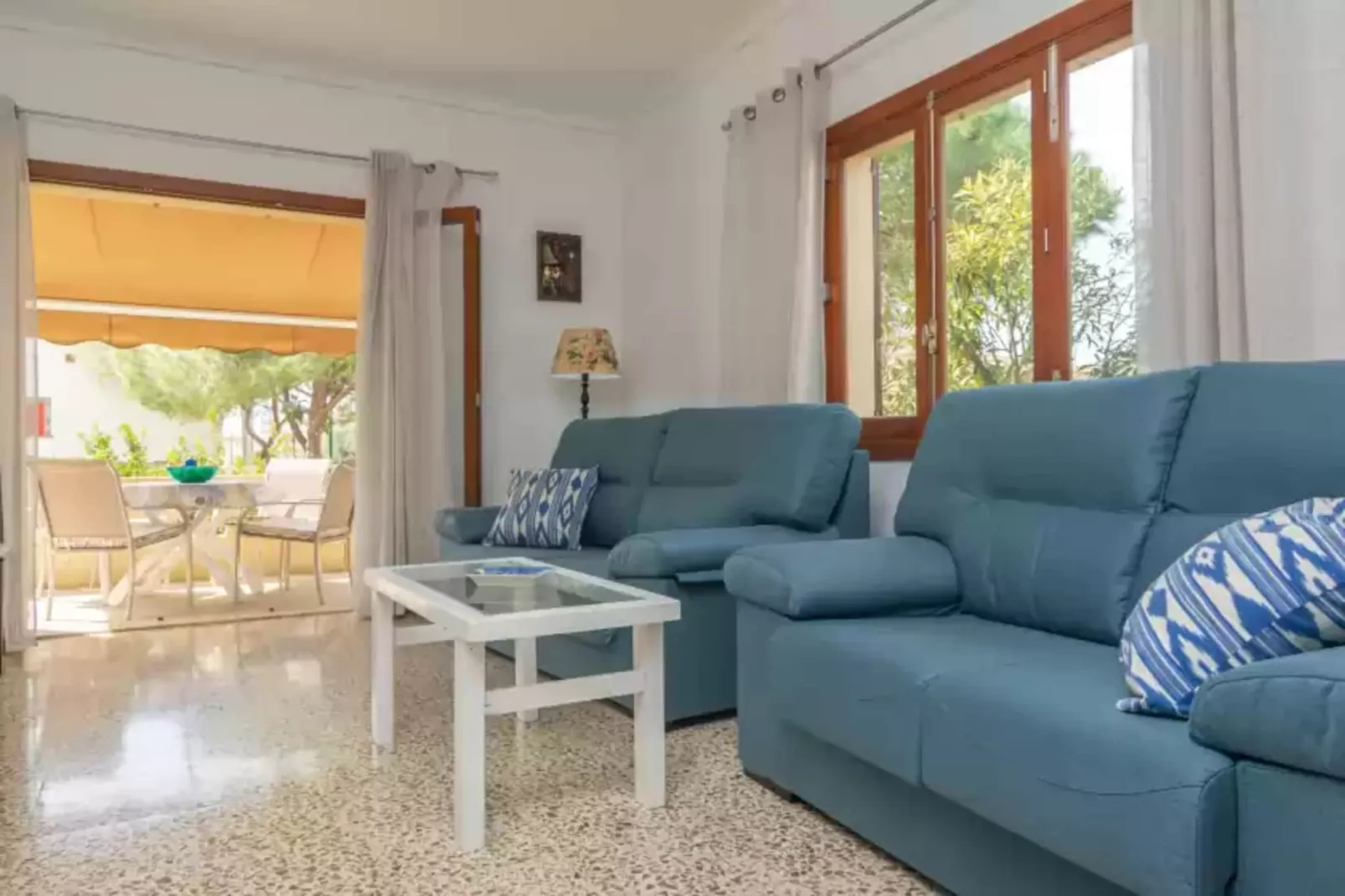 Pop-Living room