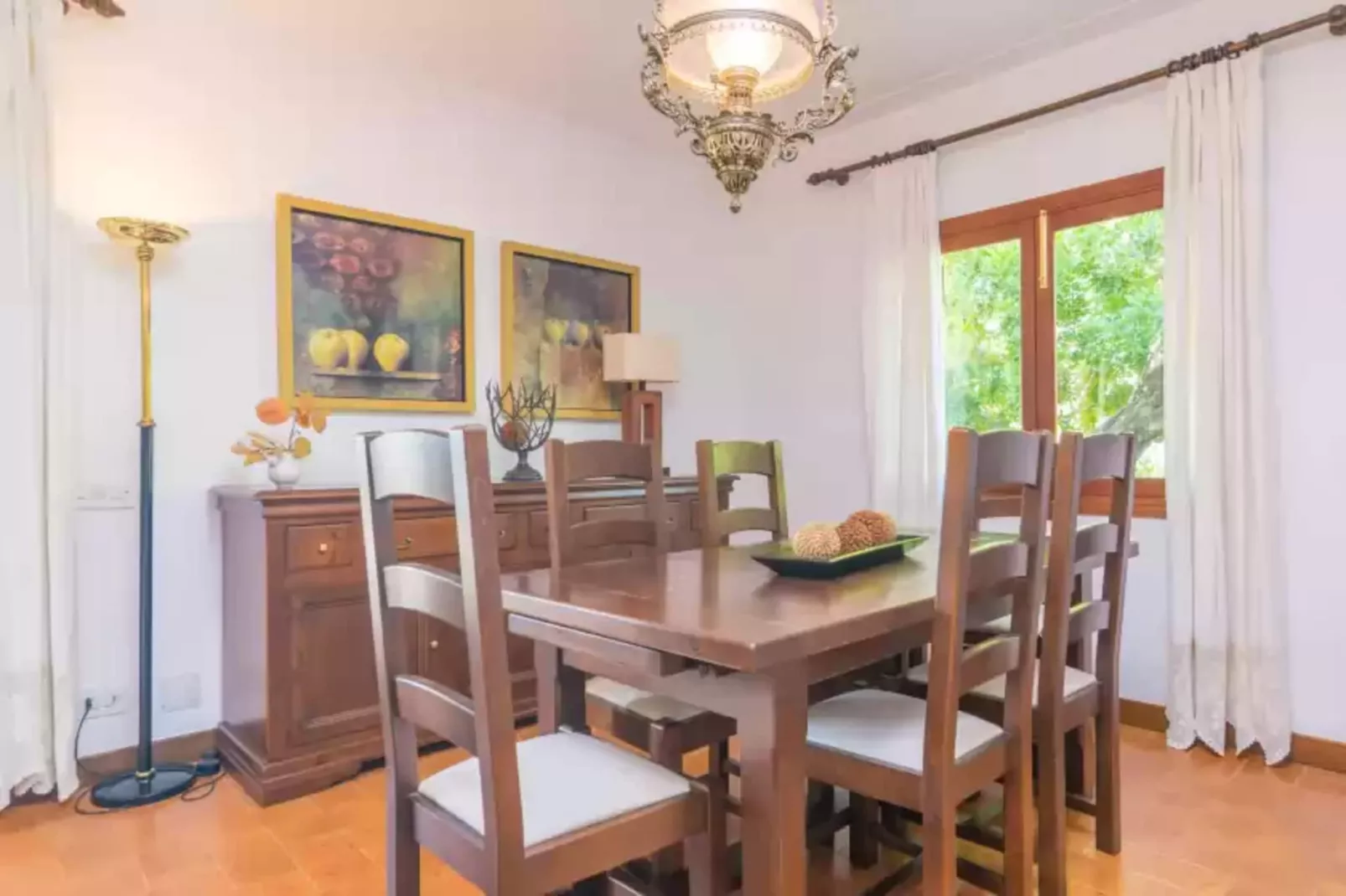 Can Calistro-Dining room