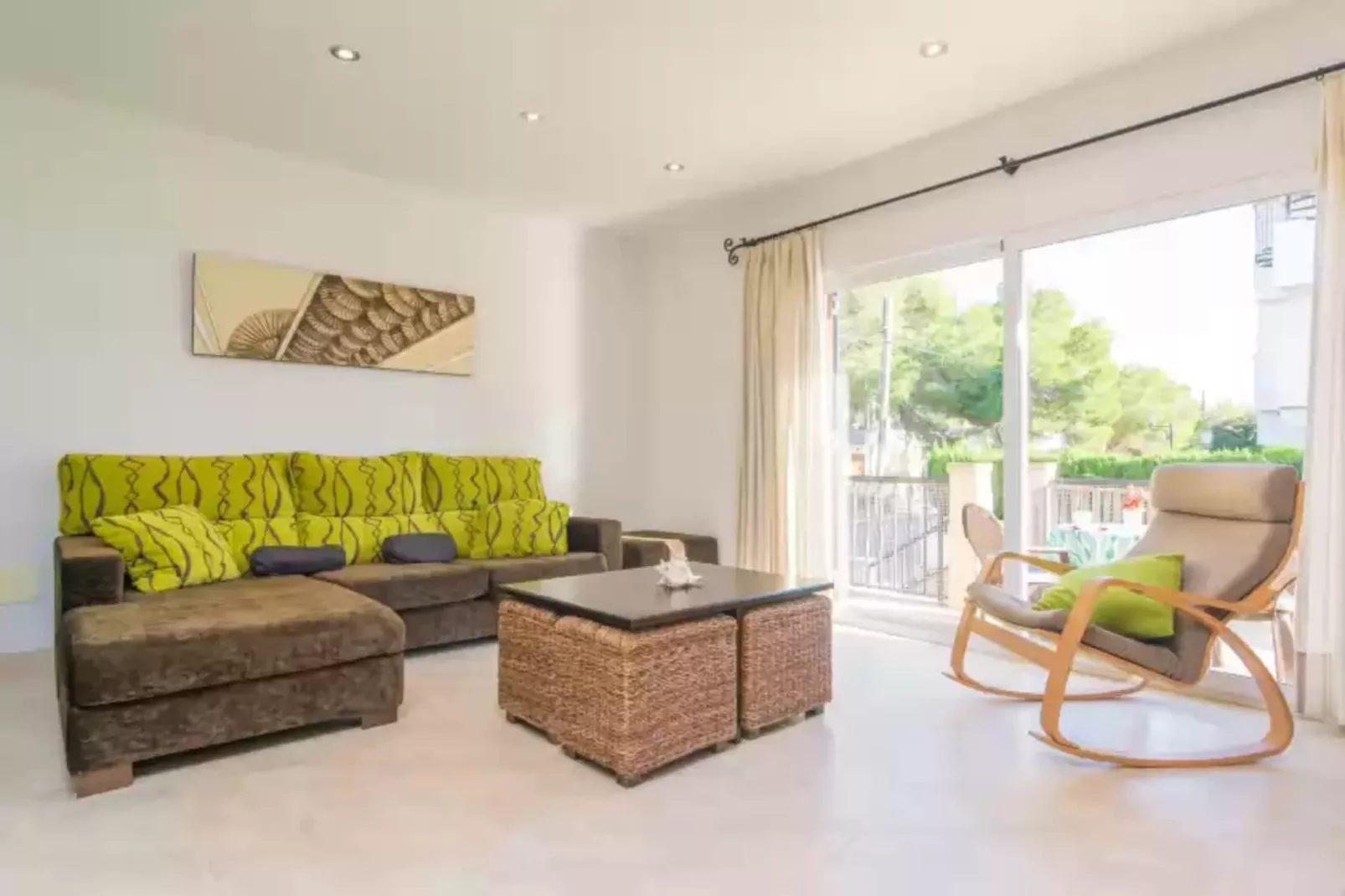 Lluna Home-Living room