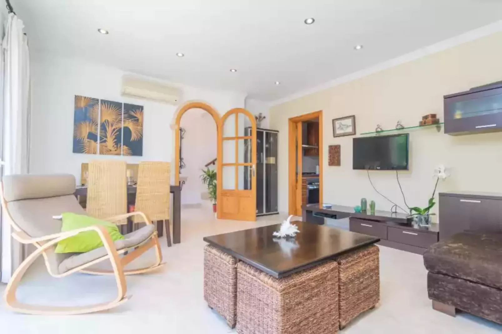 Lluna Home-Living room