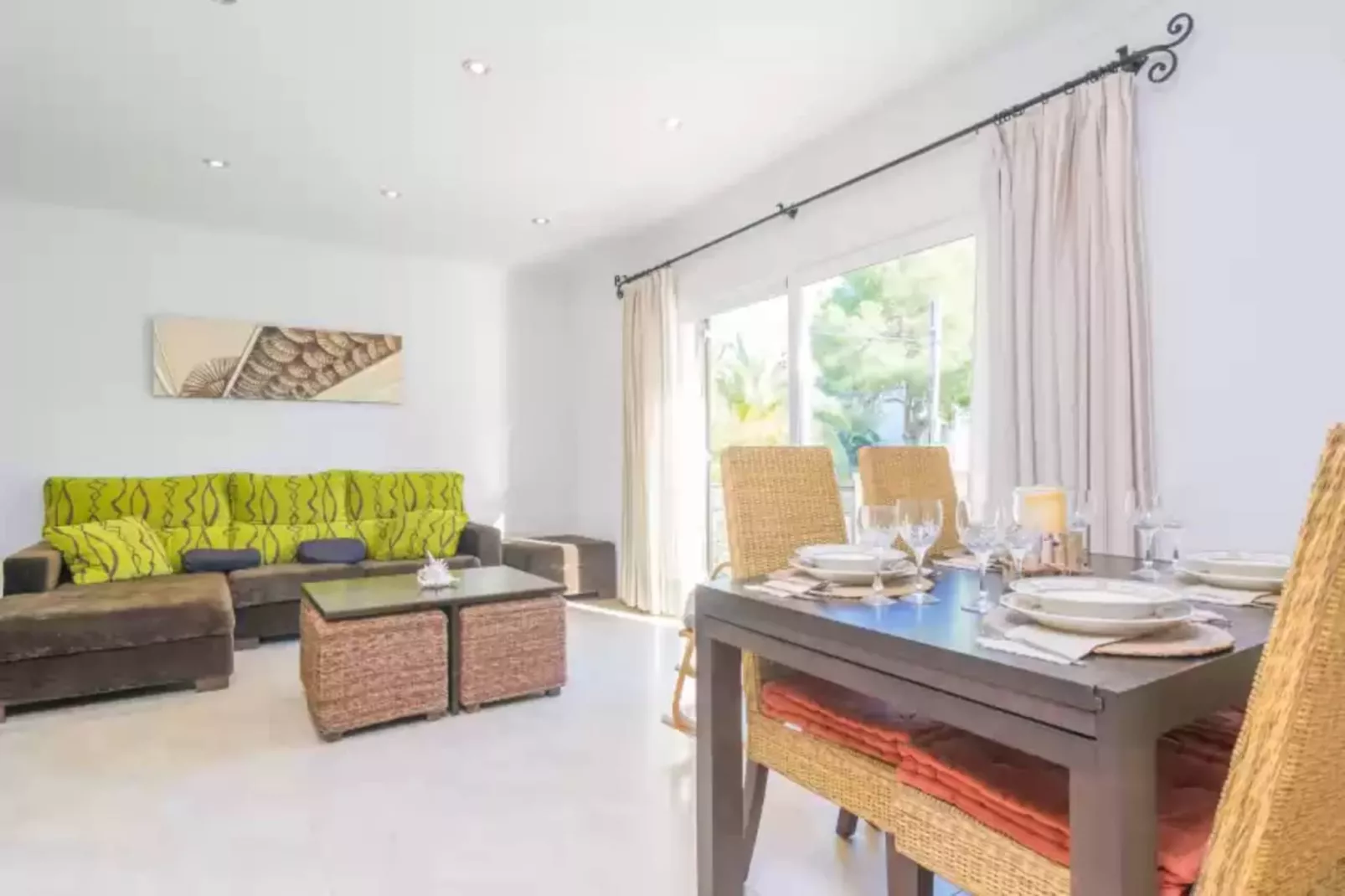Lluna Home-Living room