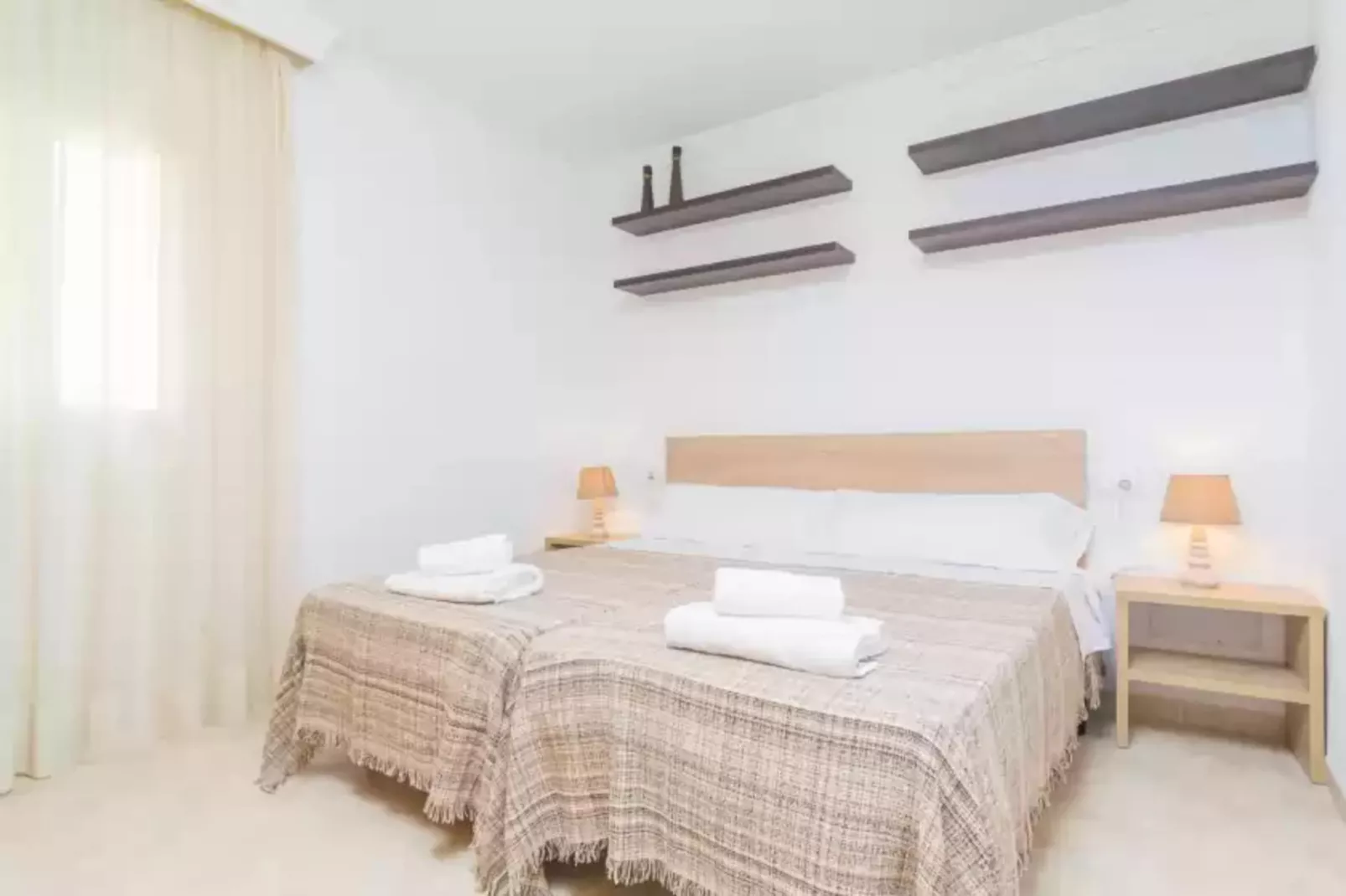 Lluna Home-Bedroom