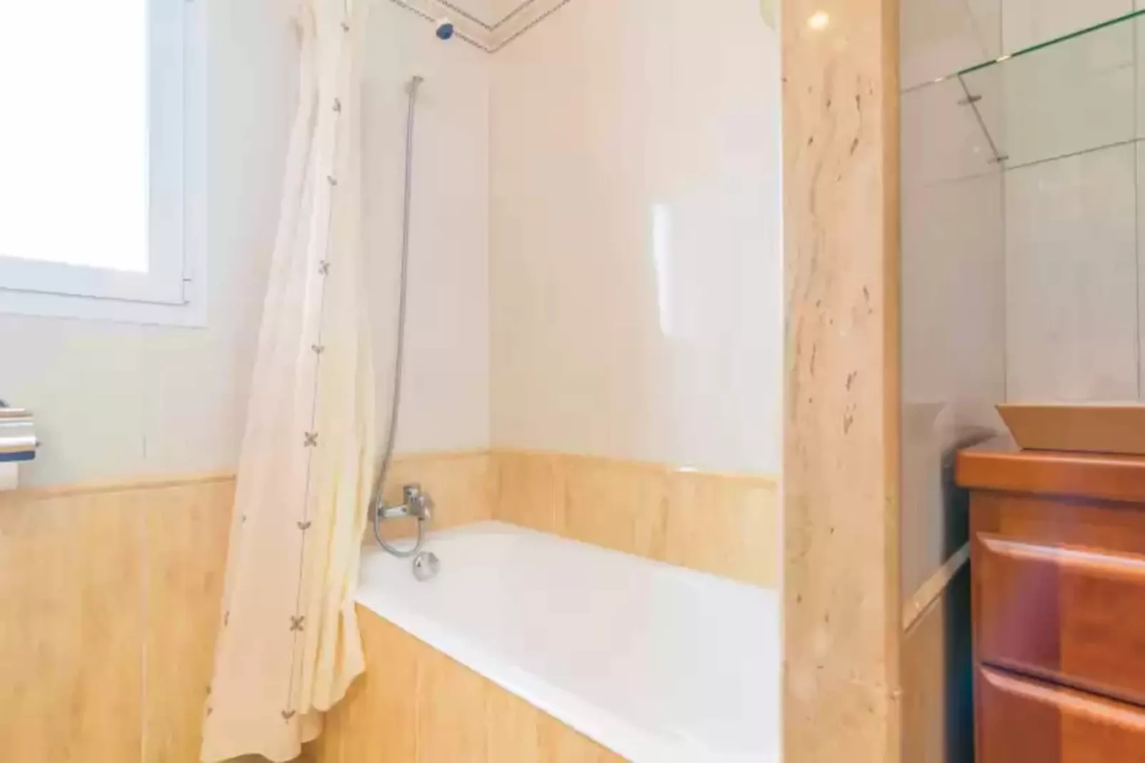 Lluna Home-Bathroom