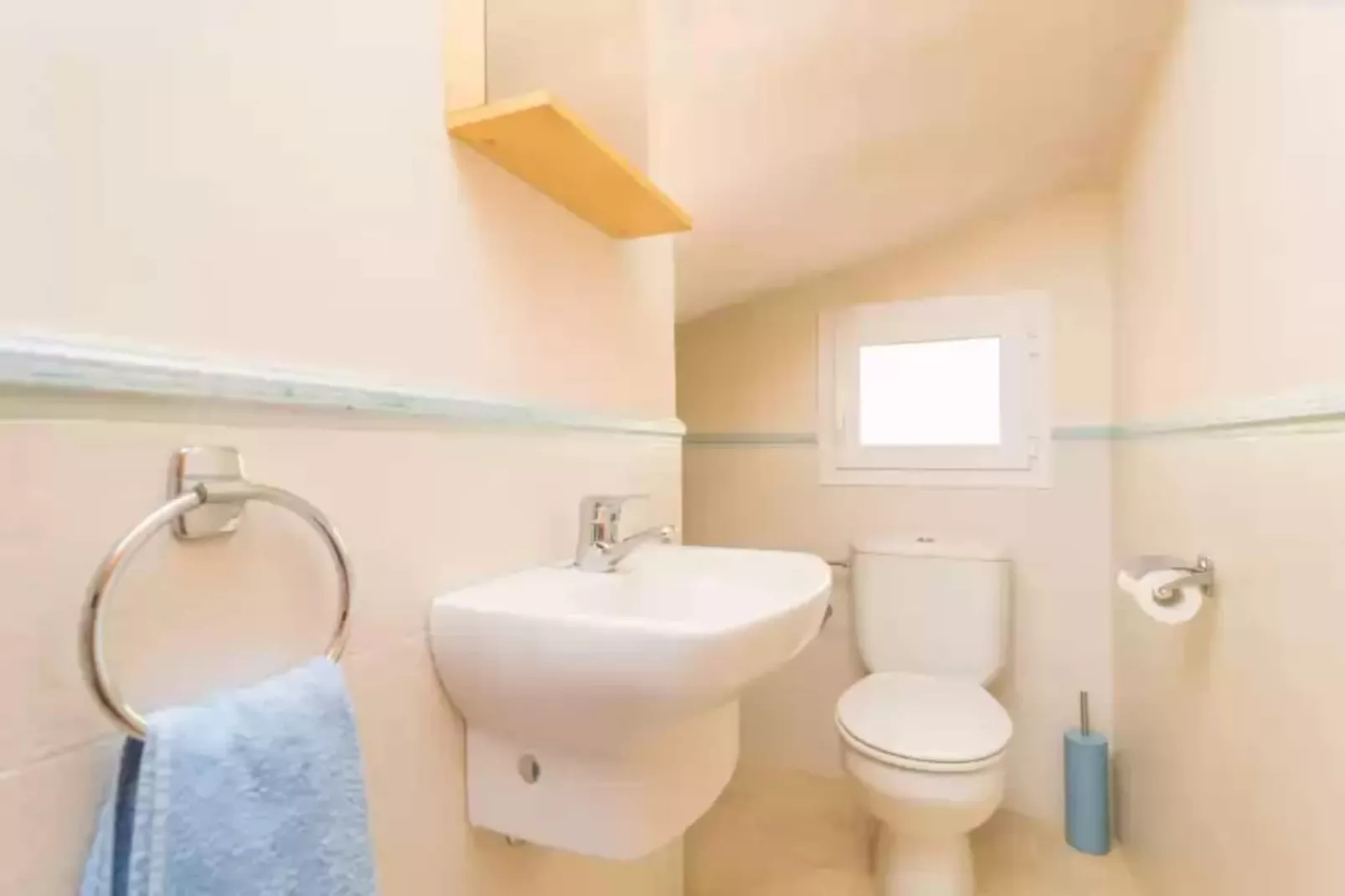 Lluna Home-Bathroom