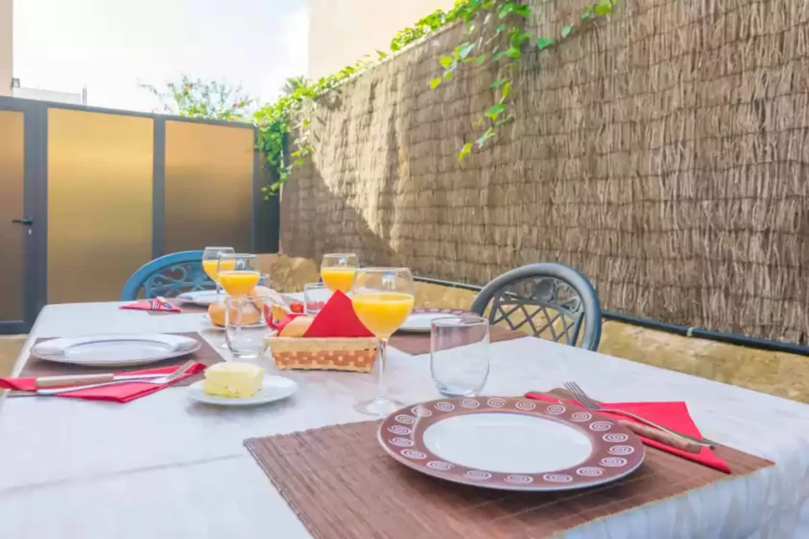 Lluna Home-Terrace balcony