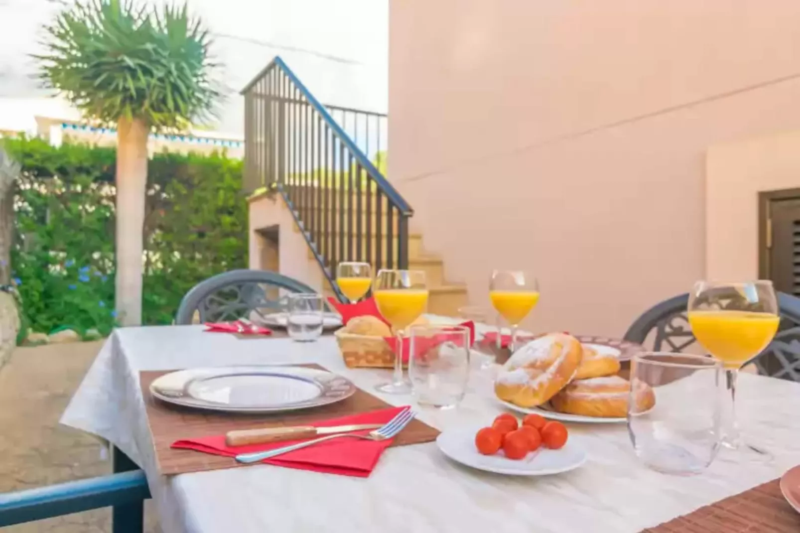 Lluna Home-Terrace balcony