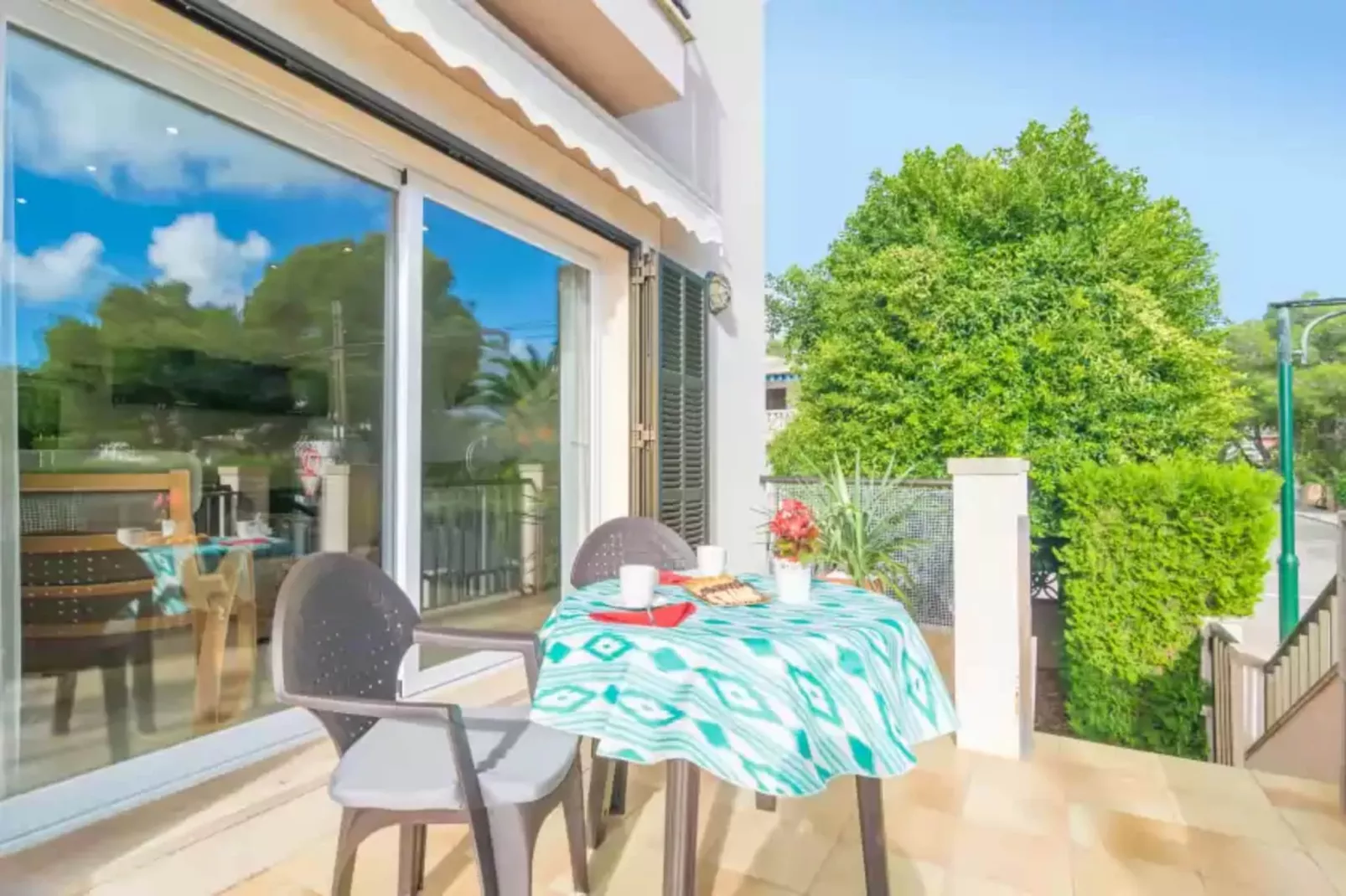Lluna Home-Terrace balcony