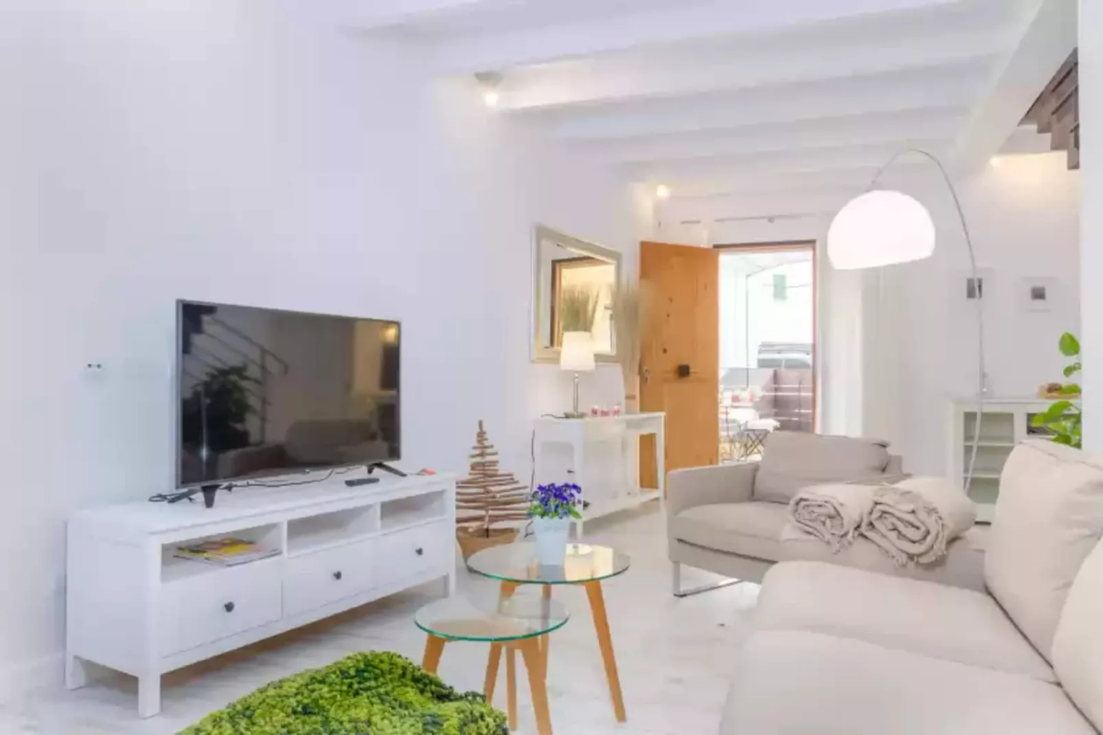 Es Reco-Living room