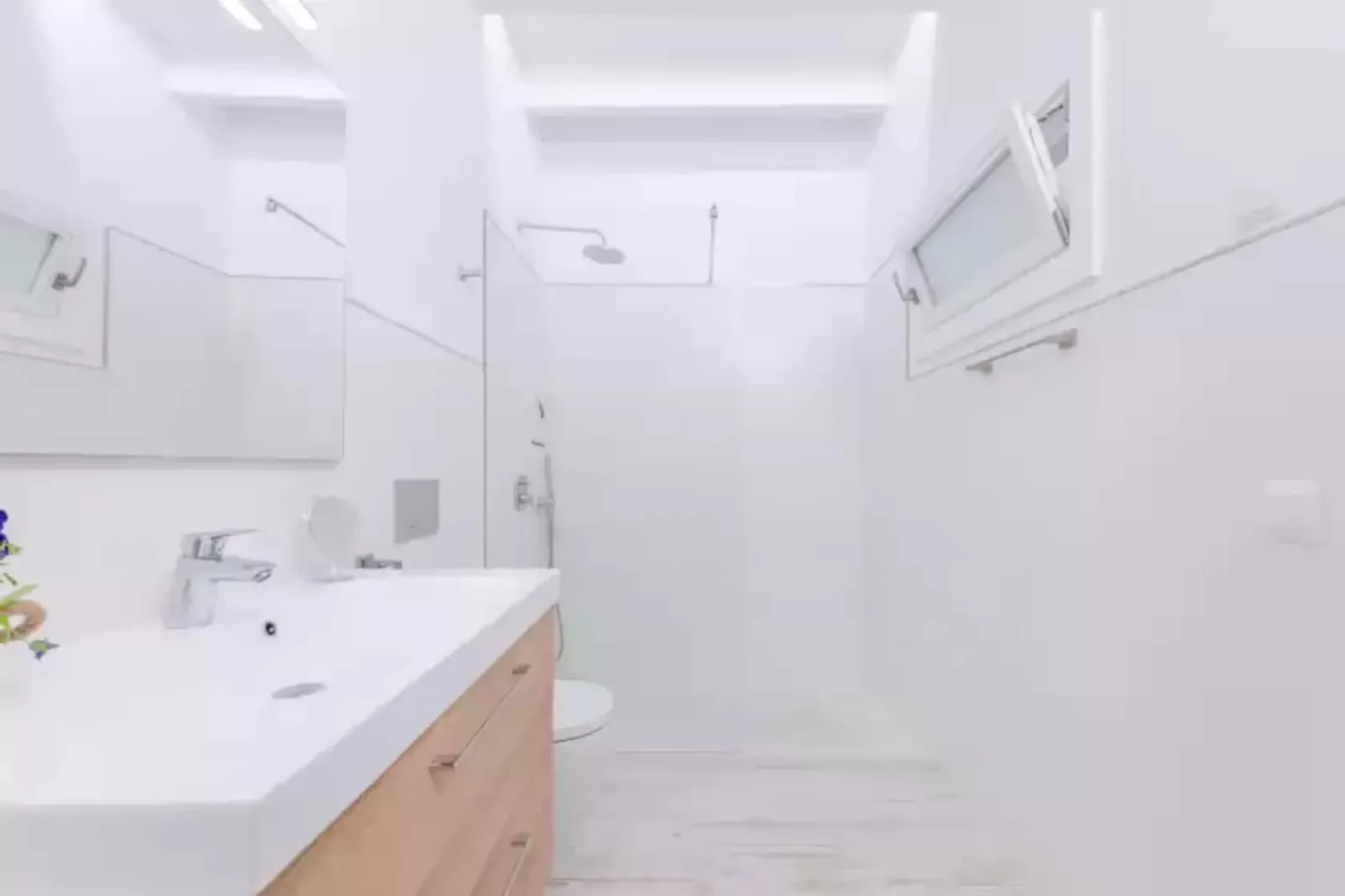 Es Reco-Bathroom