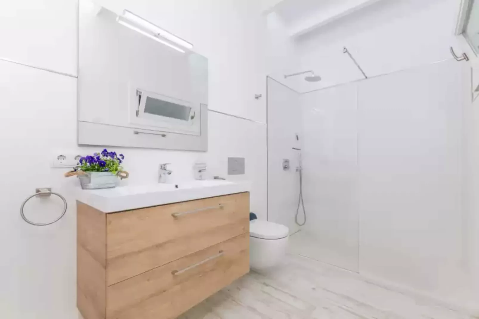 Es Reco-Bathroom