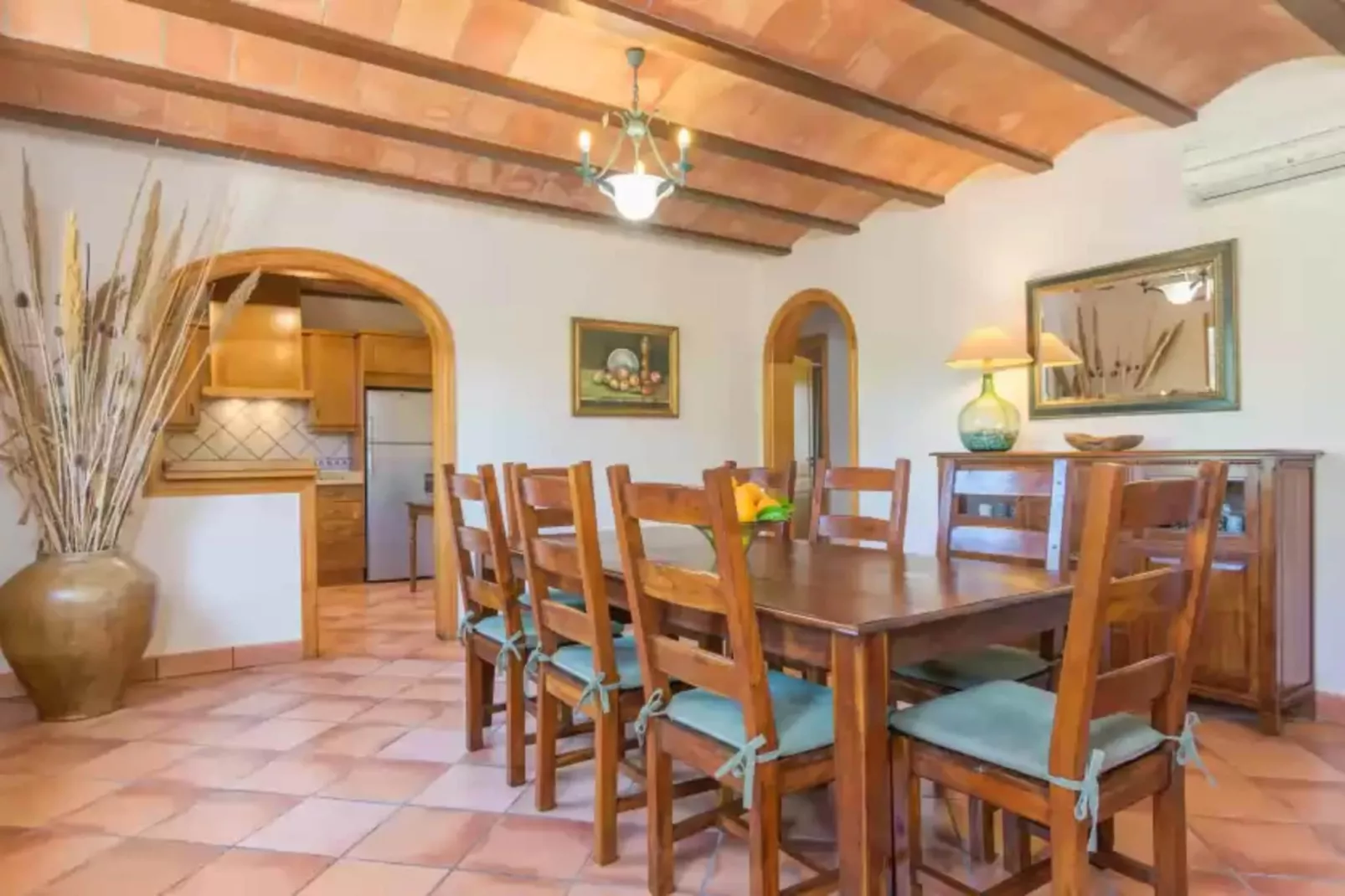 Can Mostatxet-Dining room