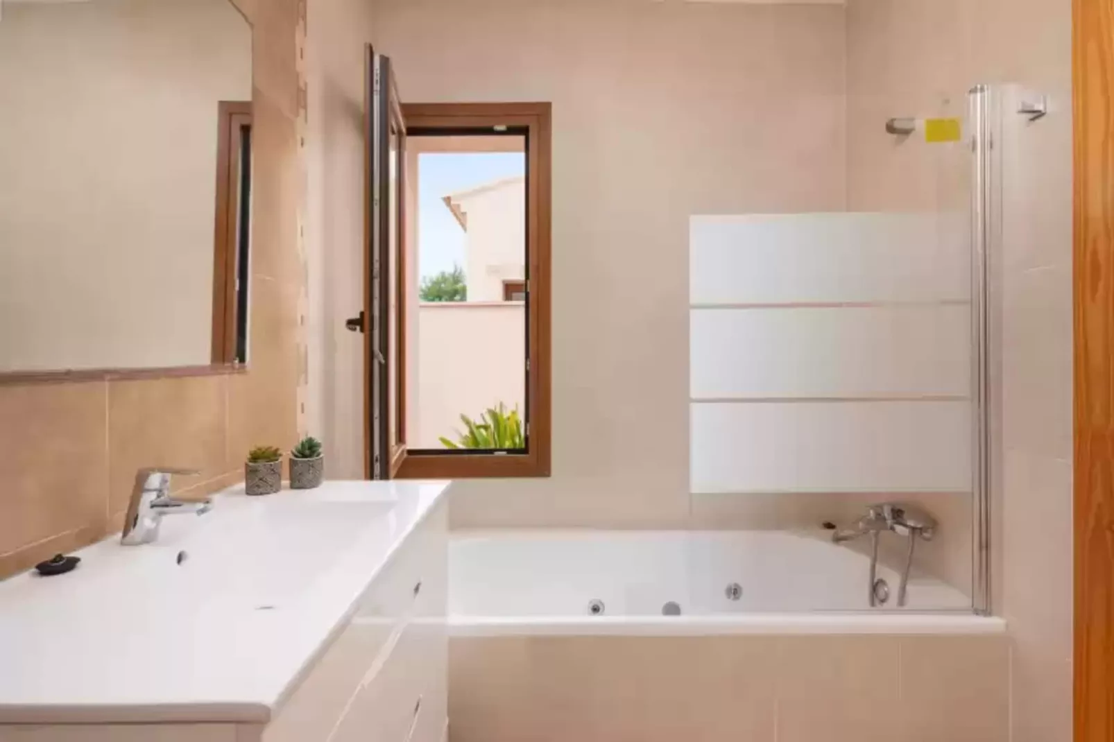 Sa Xorca-Bathroom