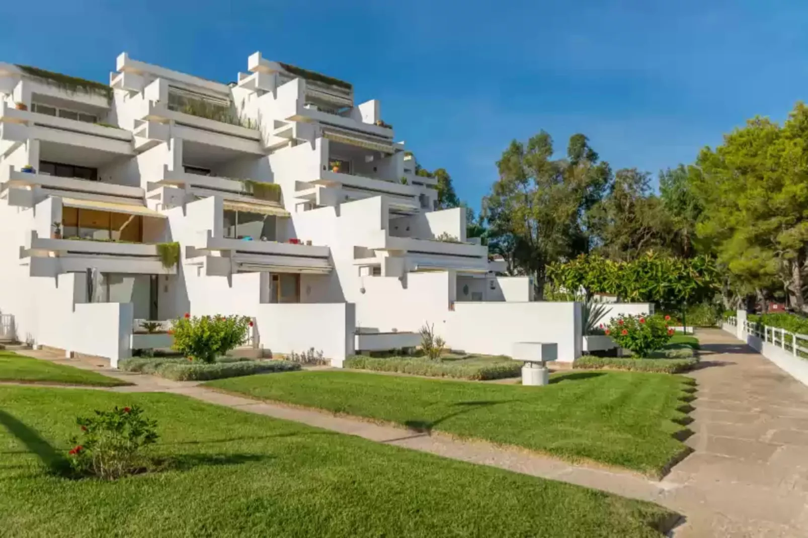 Ca'n Opus 321-Exterior summer
