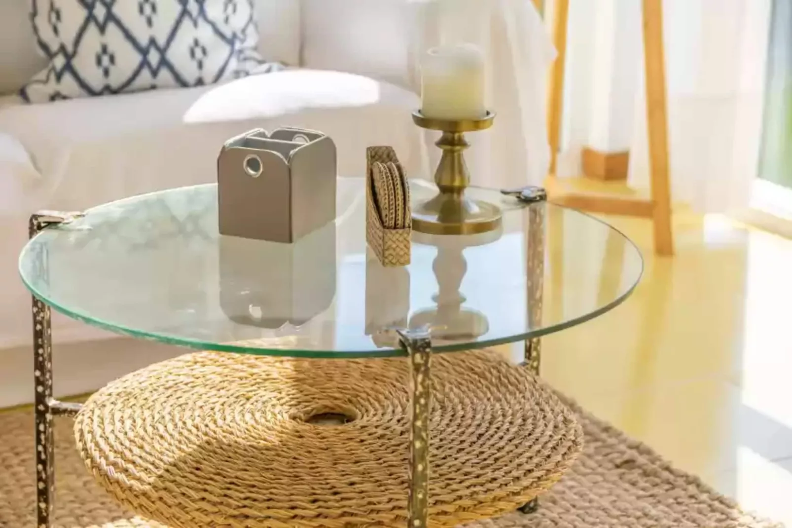 Mirella-Living room