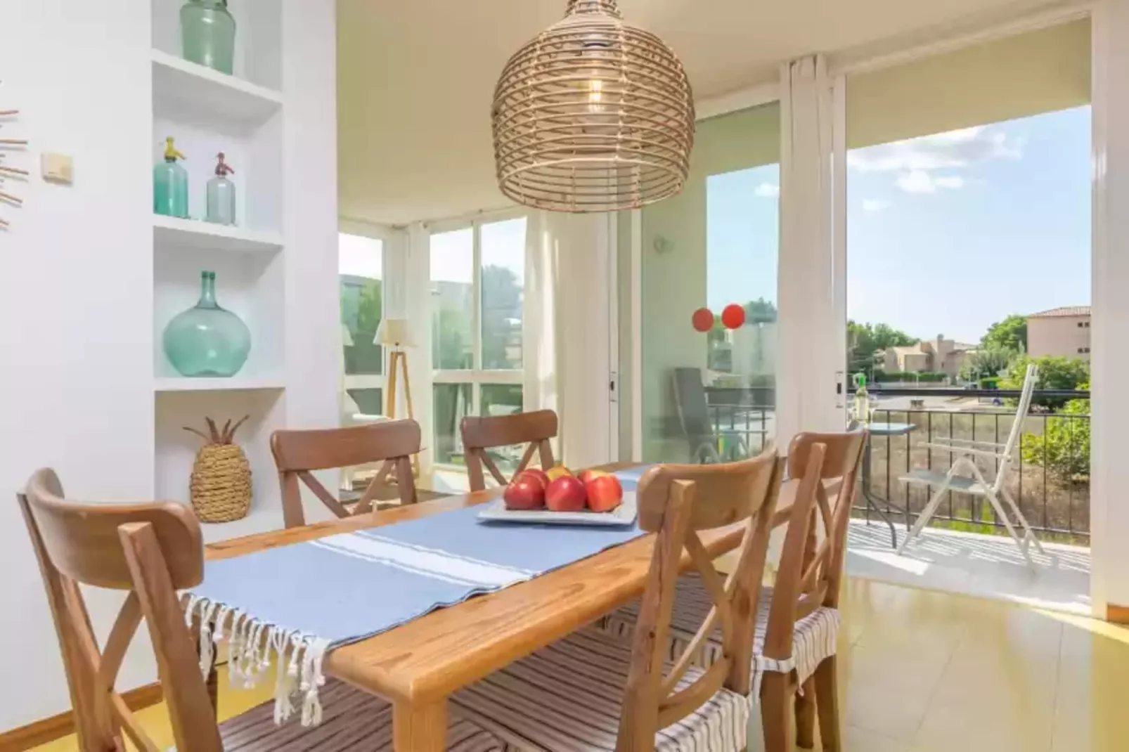 Mirella-Dining room