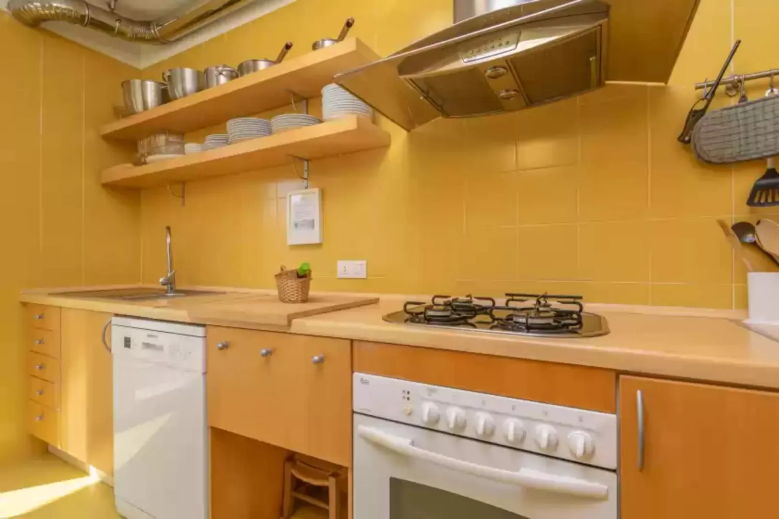 Mirella-Kitchen