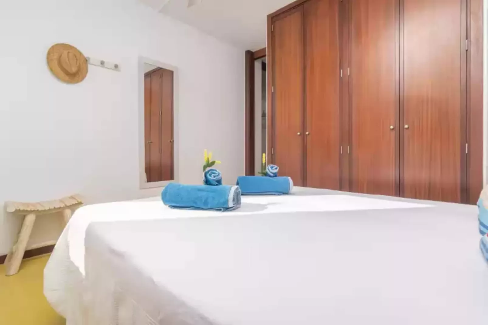 Mirella-Bedroom