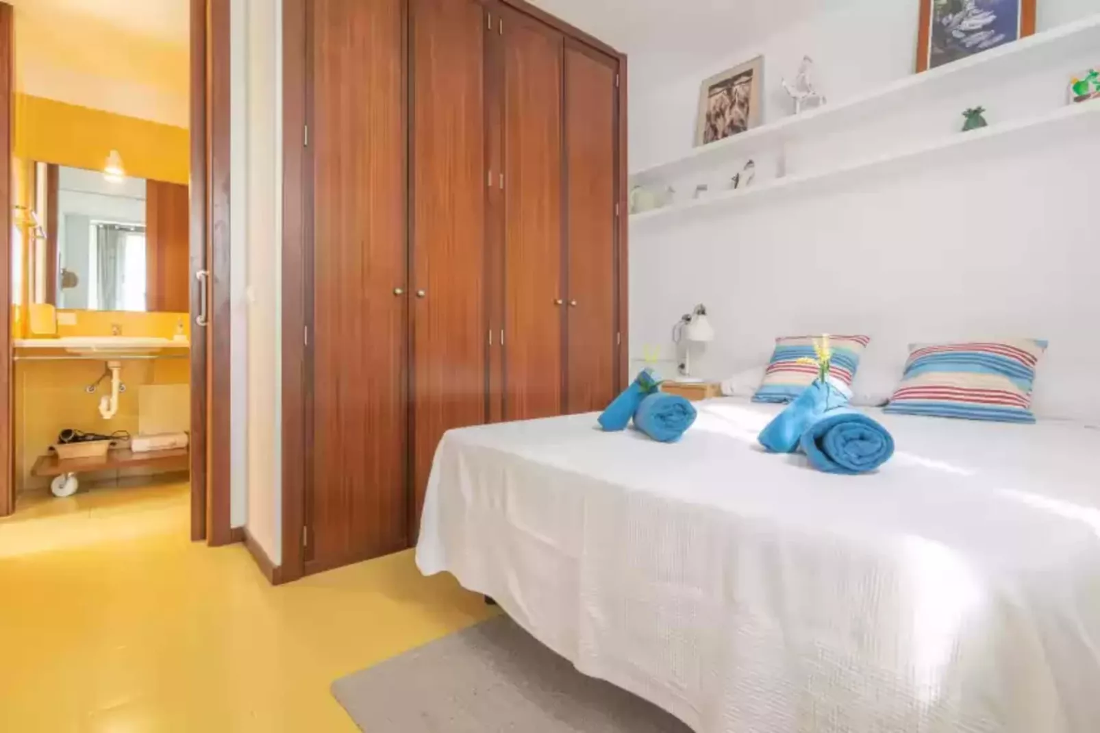 Mirella-Bedroom