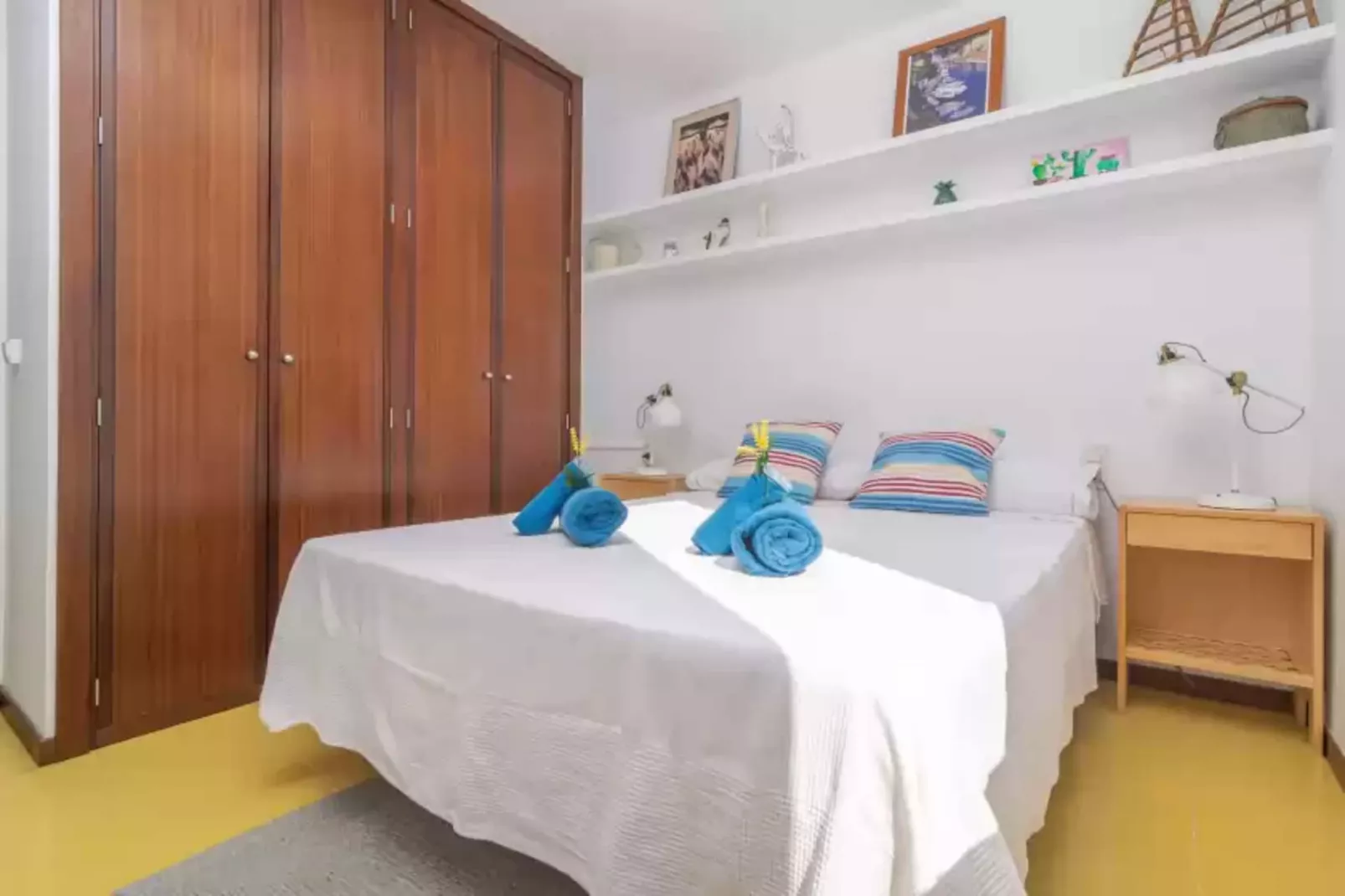 Mirella-Bedroom