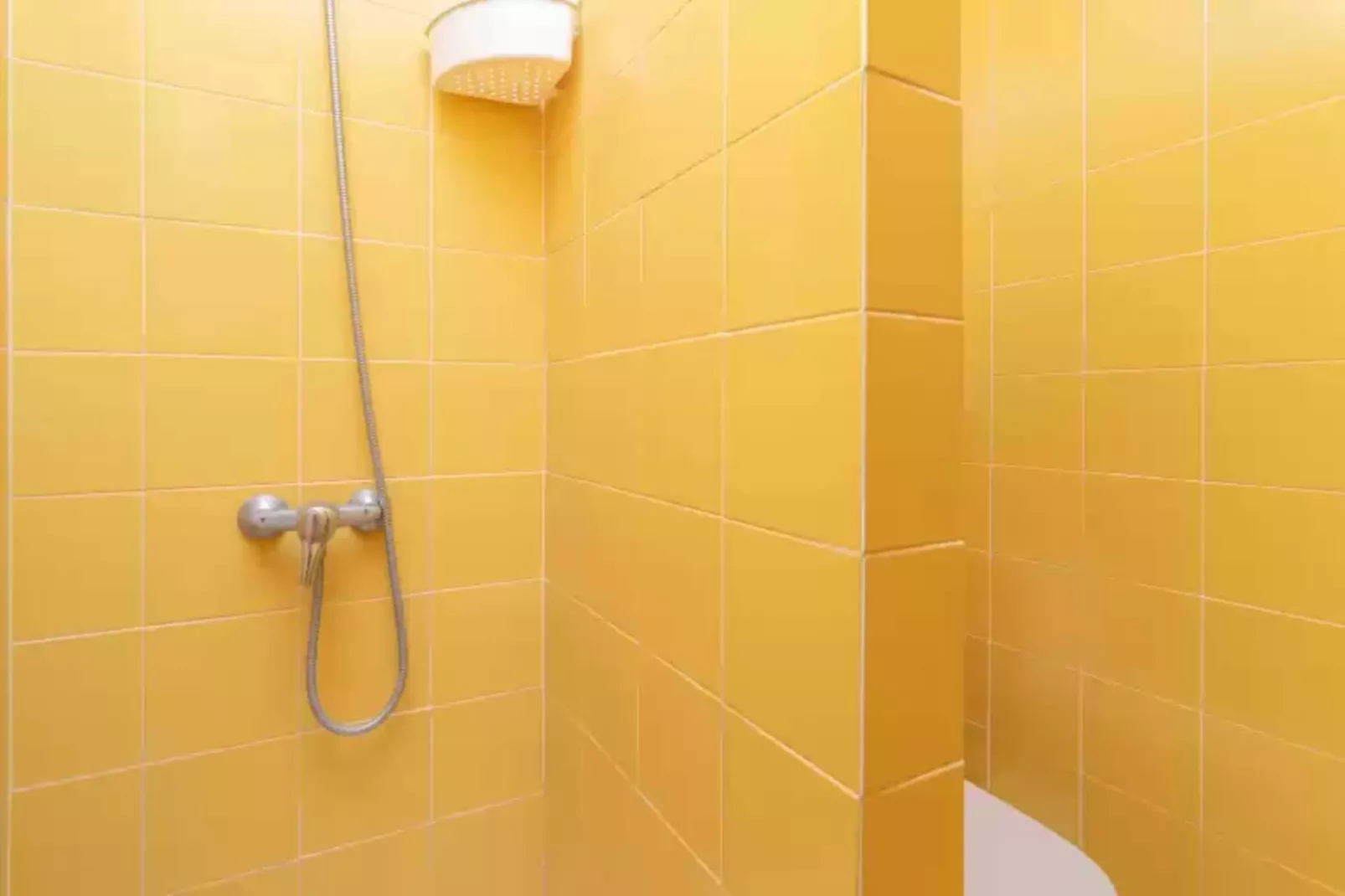 Mirella-Bathroom