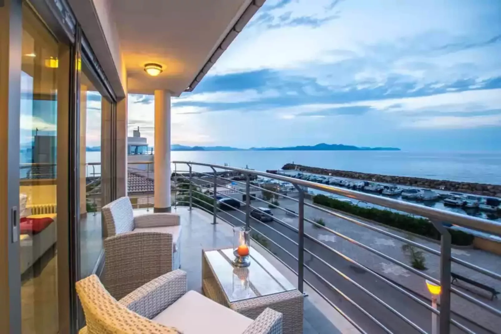 Bohemi-Terrace balcony