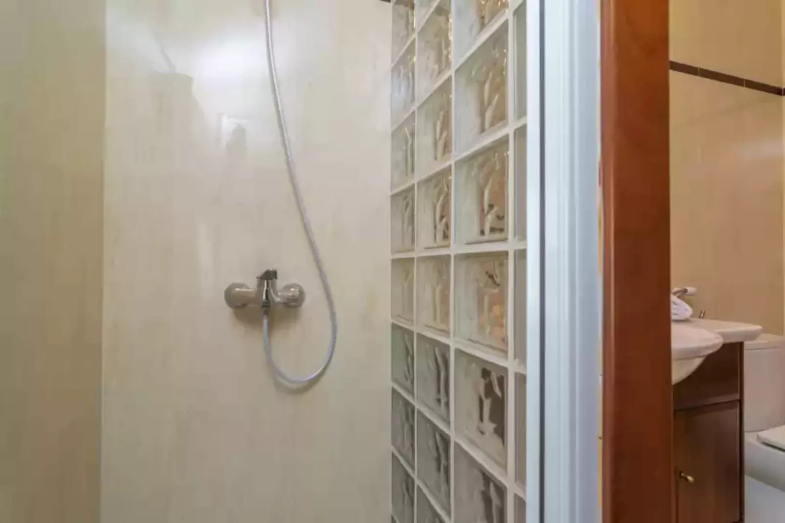 Unio 36-Bathroom