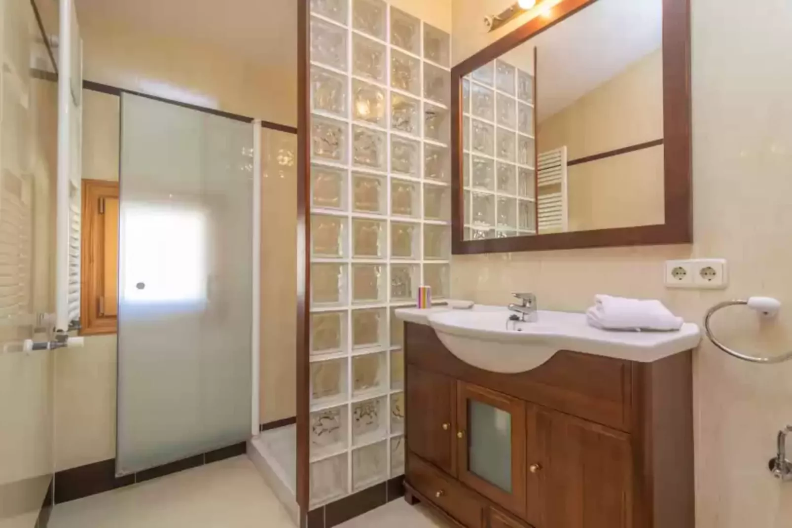 Unio 36-Bathroom