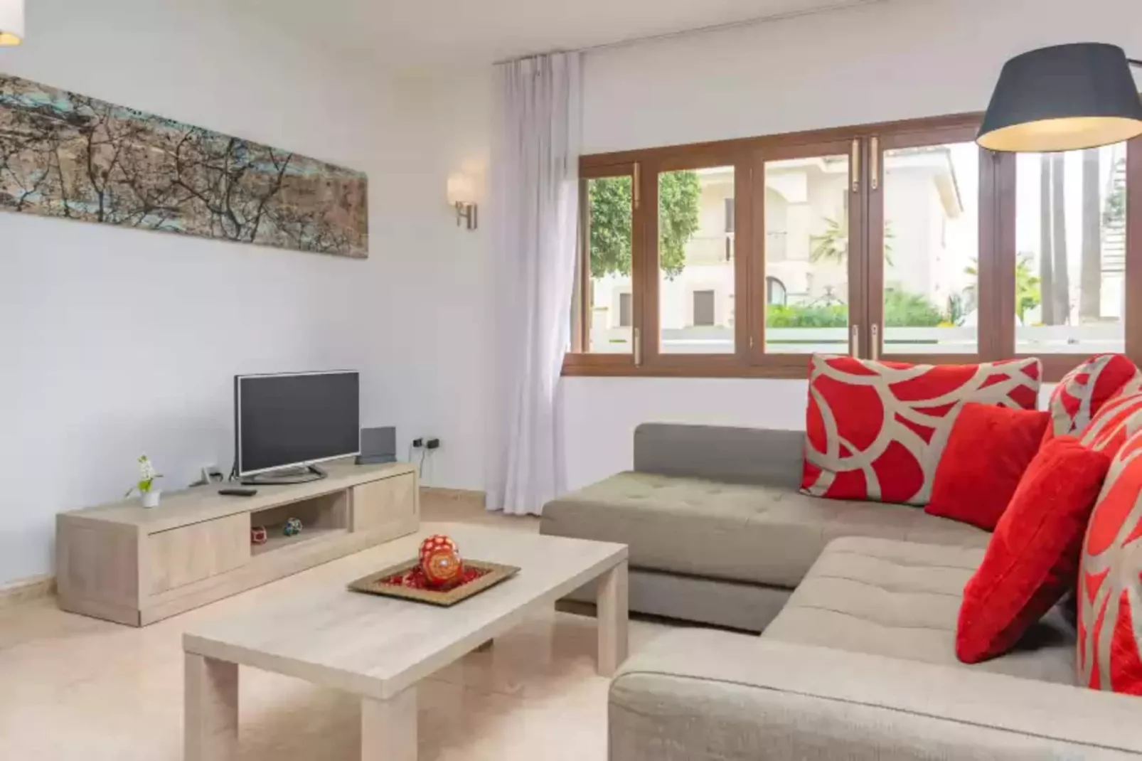 Violeta De Mar-Living room