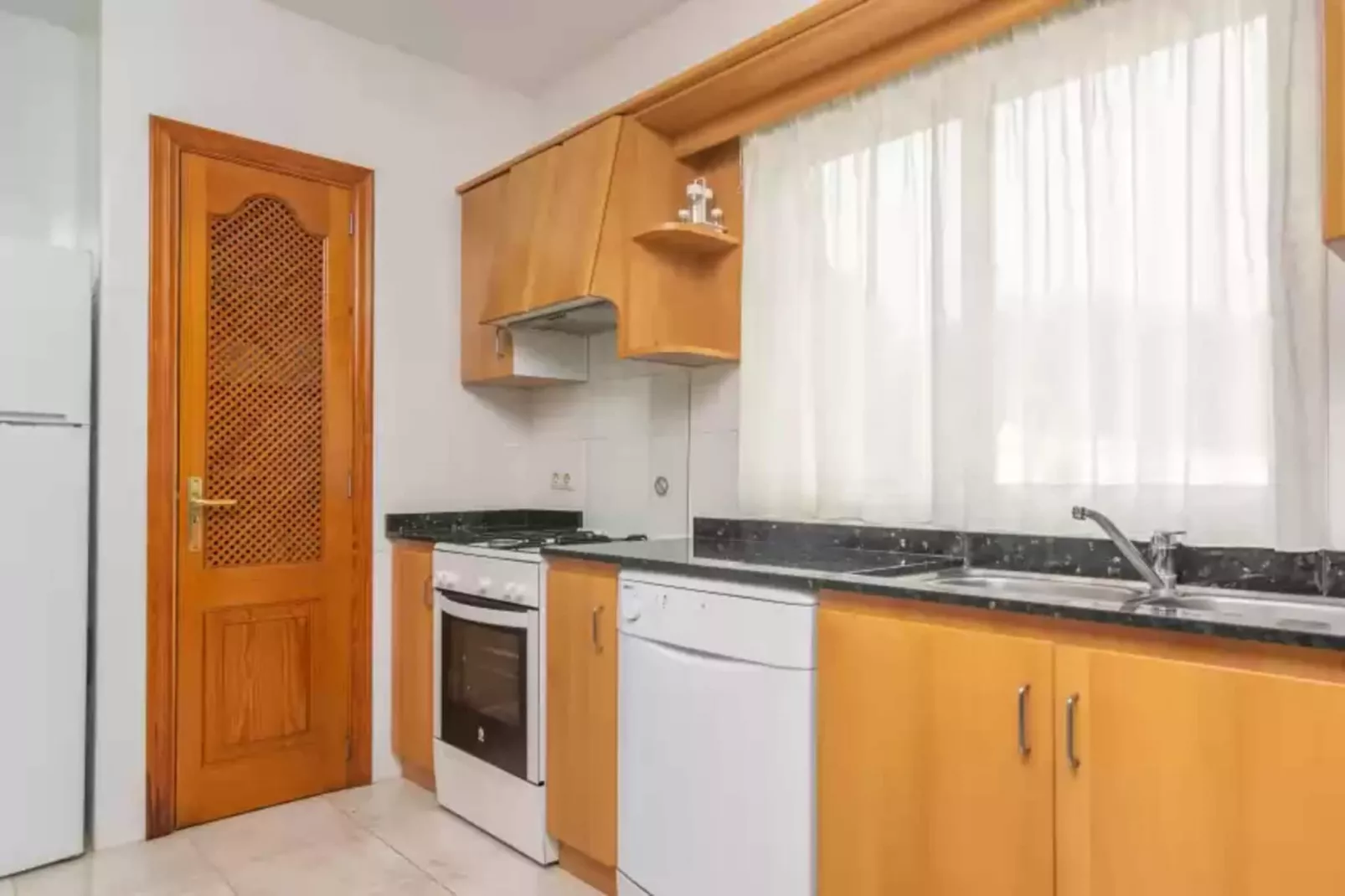 Violeta De Mar-Kitchen